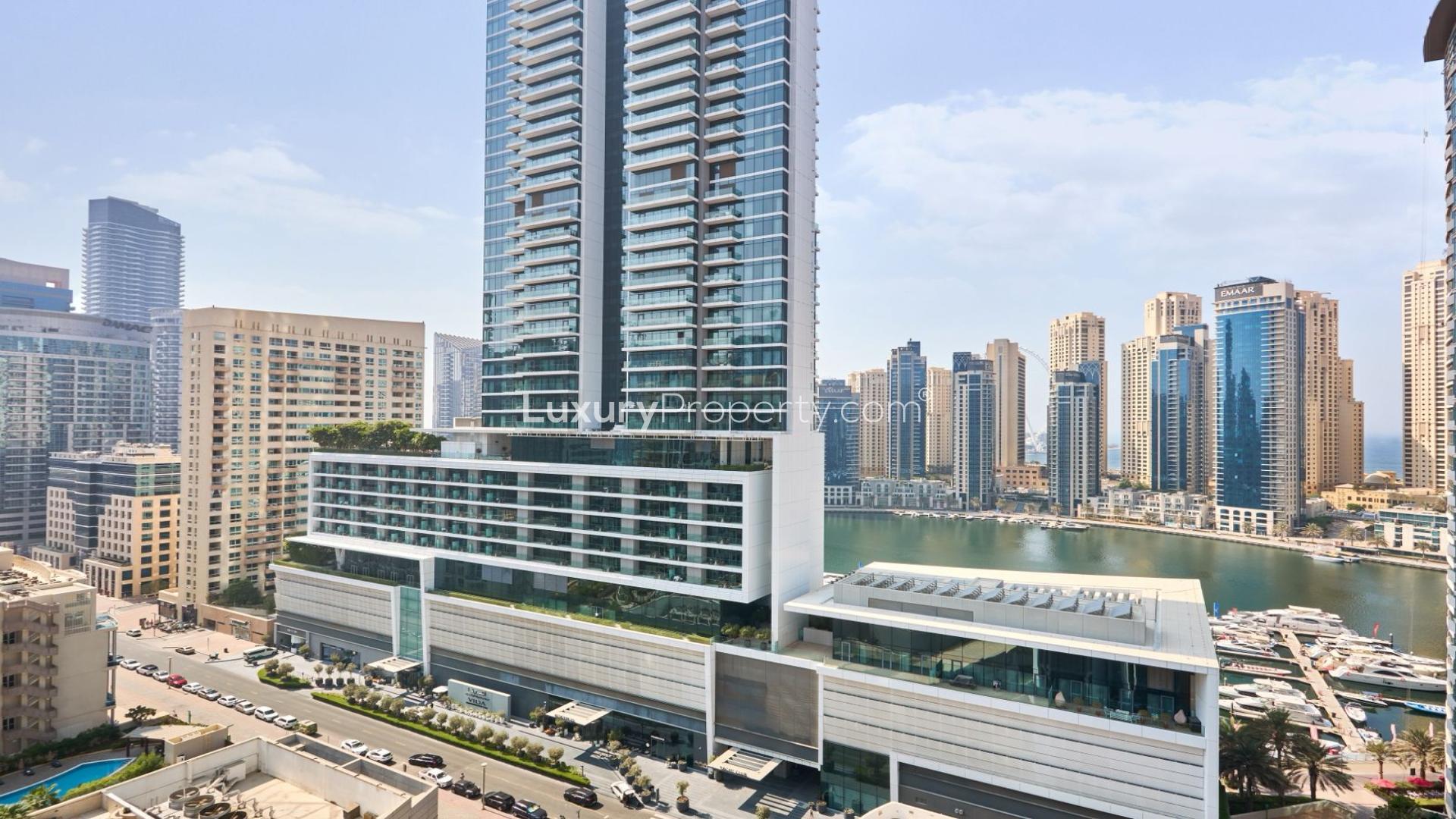 Furnished living room in 4-bedroom apartment, Marina Residence A, Dubai Marina, modern decor