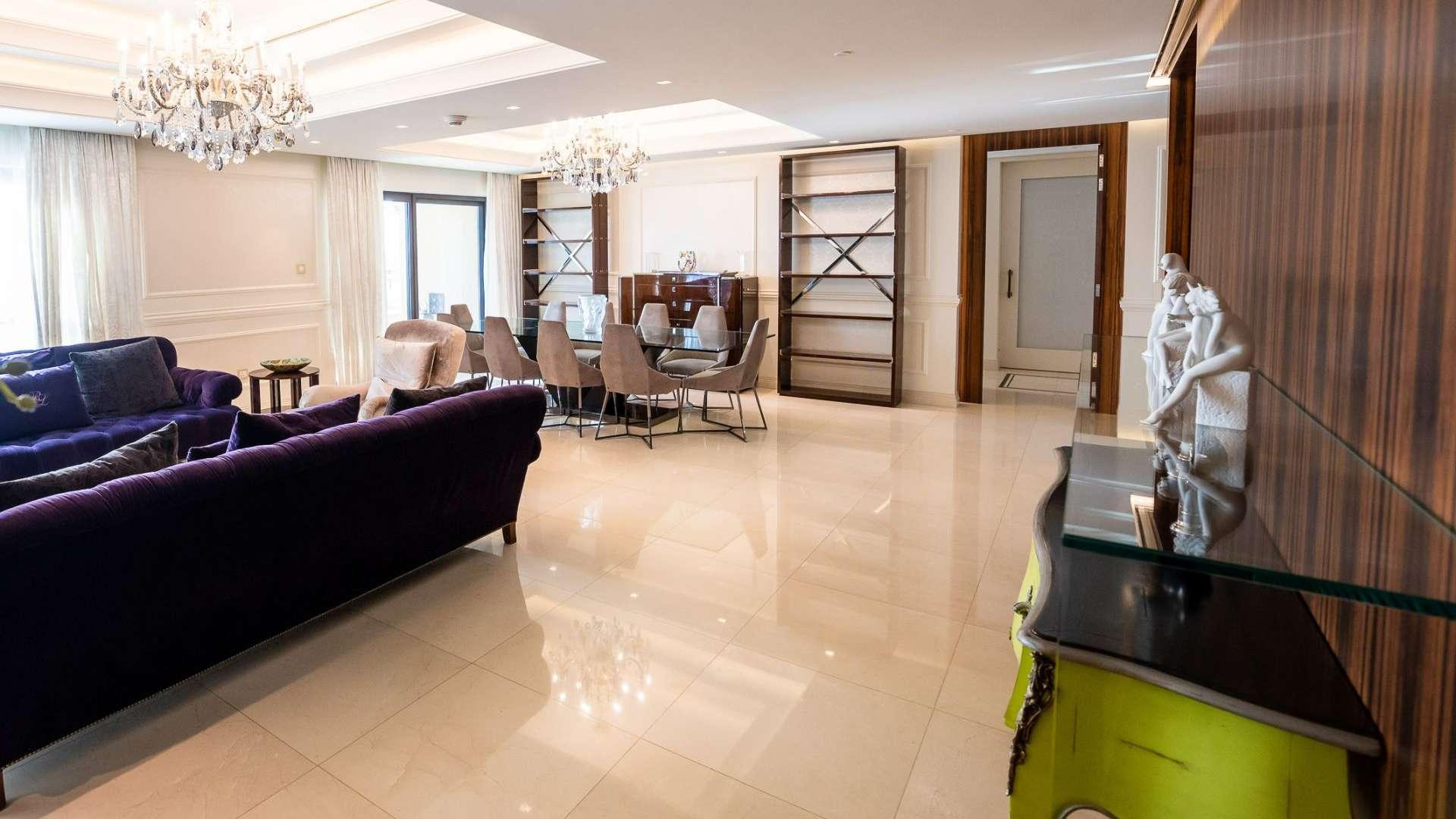 Luxurious living room in 4-bedroom apartment, Fairmont The Palm, Palm Jumeirah