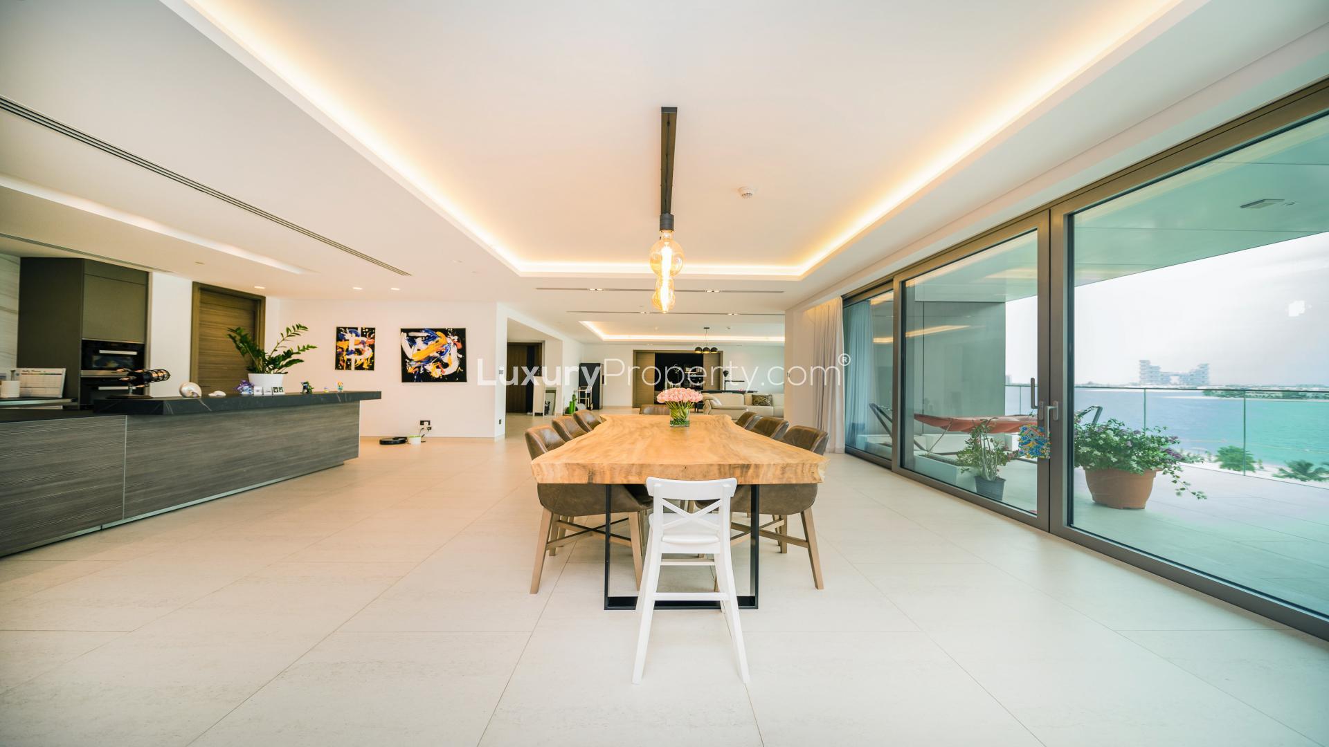 High-floor apartment living area with sea views at W Residences, Palm Jumeirah