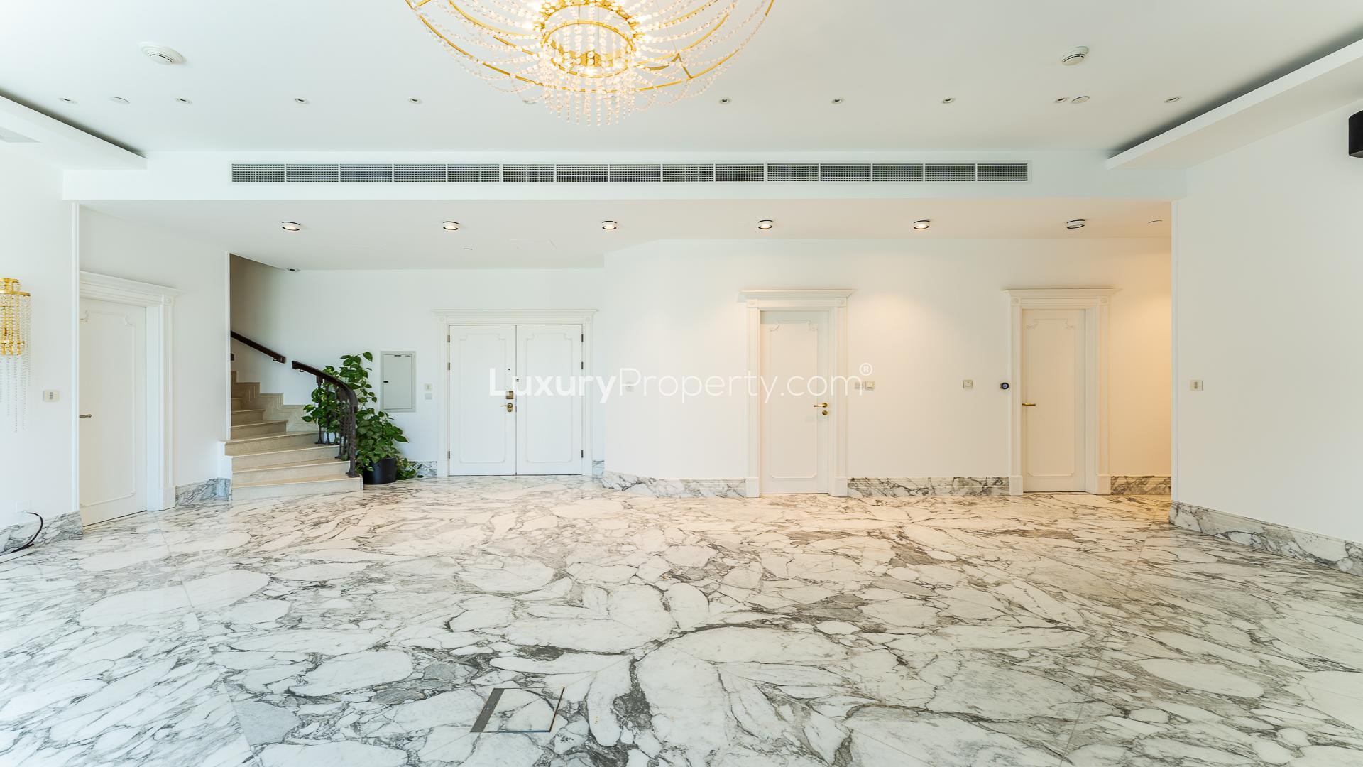 Luxurious living room in 4-bedroom penthouse, Fairmont Palm Residences, Palm Jumeirah