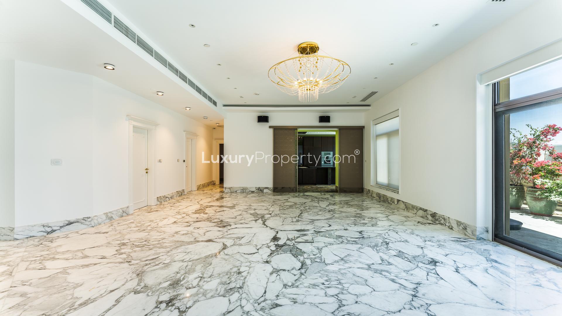 Luxurious marble-floored entryway in 4-bedroom penthouse, The Fairmont Palm Residences, Palm Jumeirah