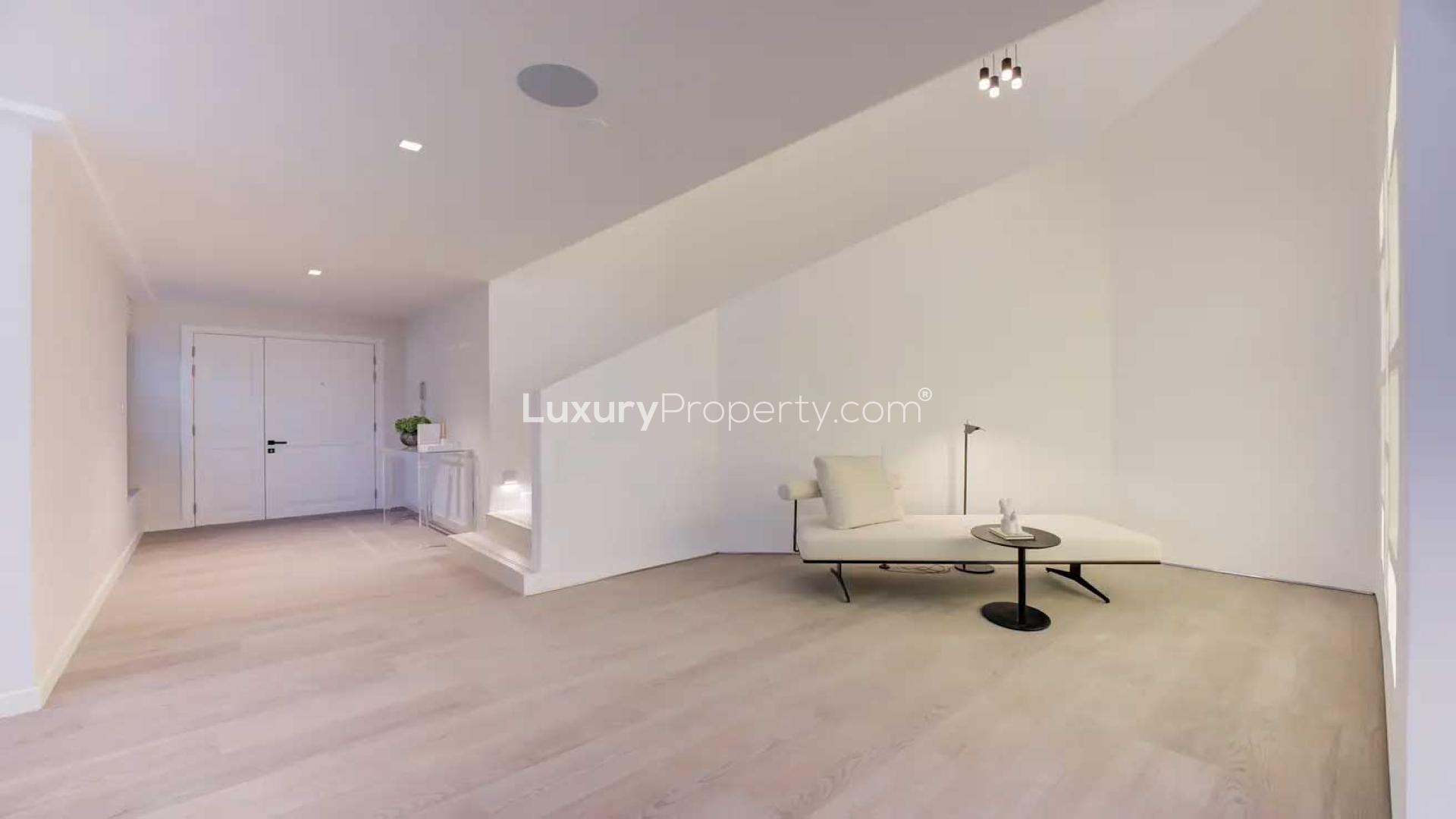 Luxurious master bedroom in Sadaf 8 penthouse, Jumeirah Beach Residence, with modern furnishings