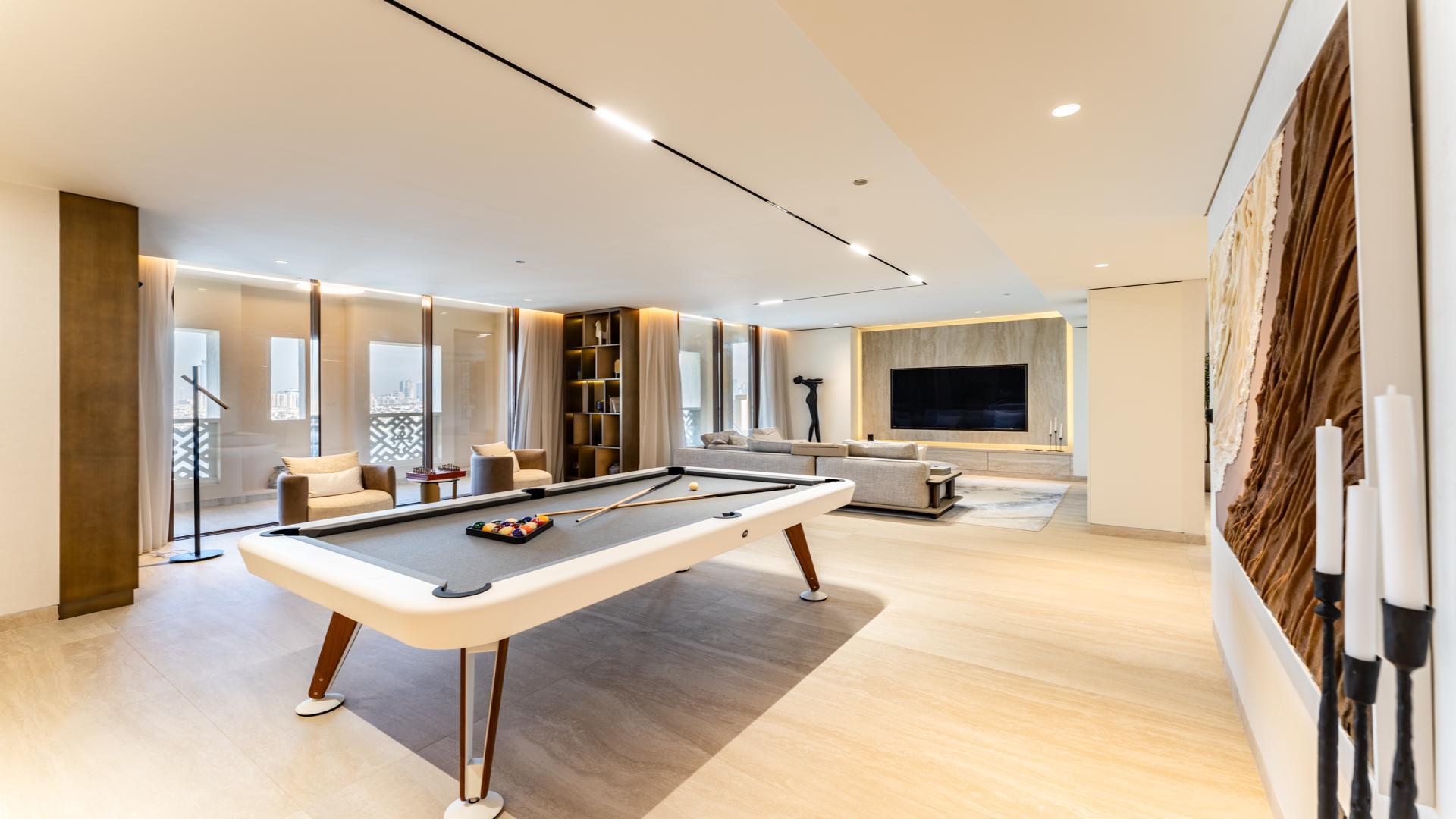 Elegant Dubai penthouse with private pool and stunning night sea view on Palm Jumeirah