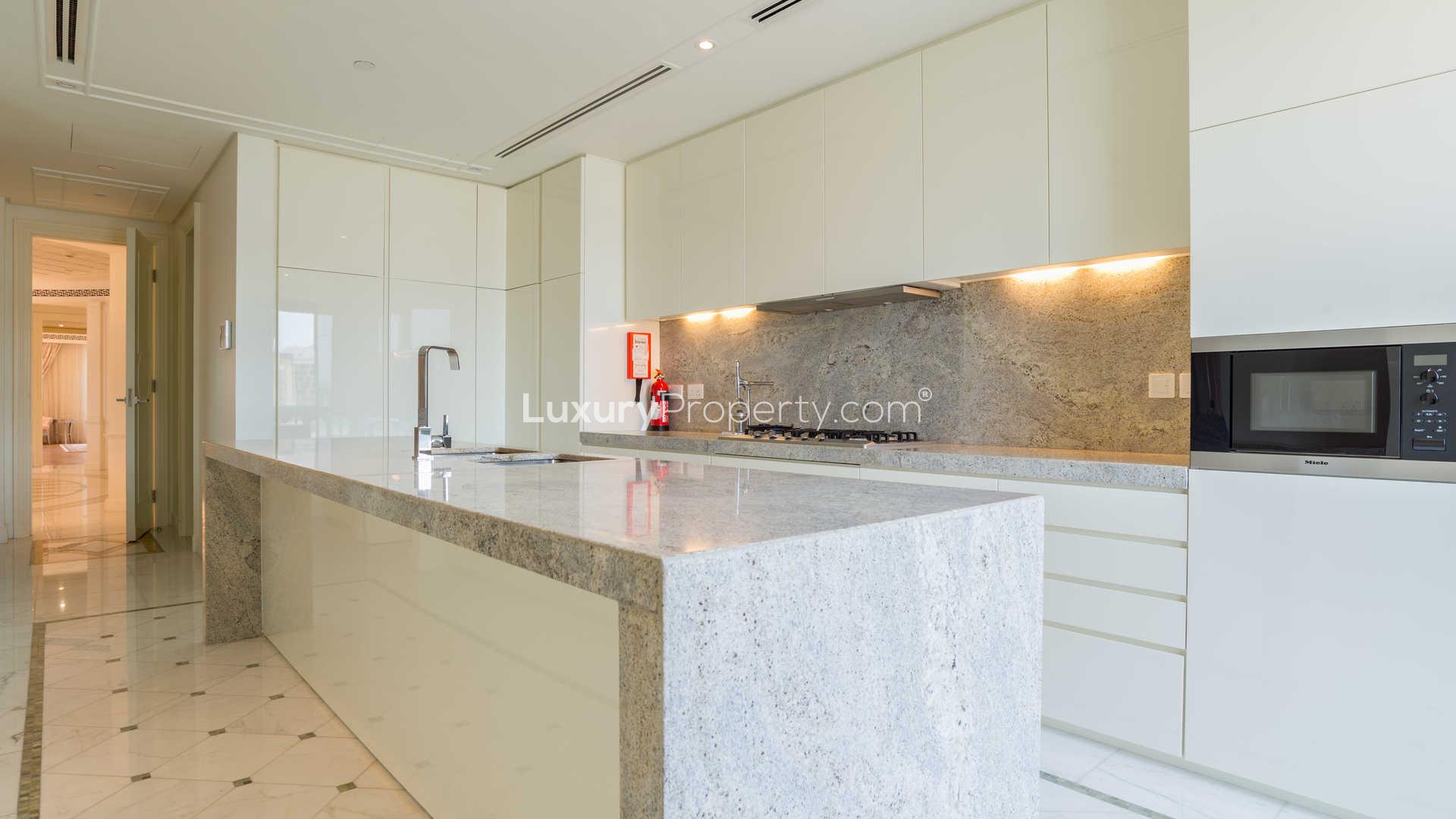 Luxurious bedroom in four-bedroom penthouse, Palazzo Versace, Cultural Village, for sale