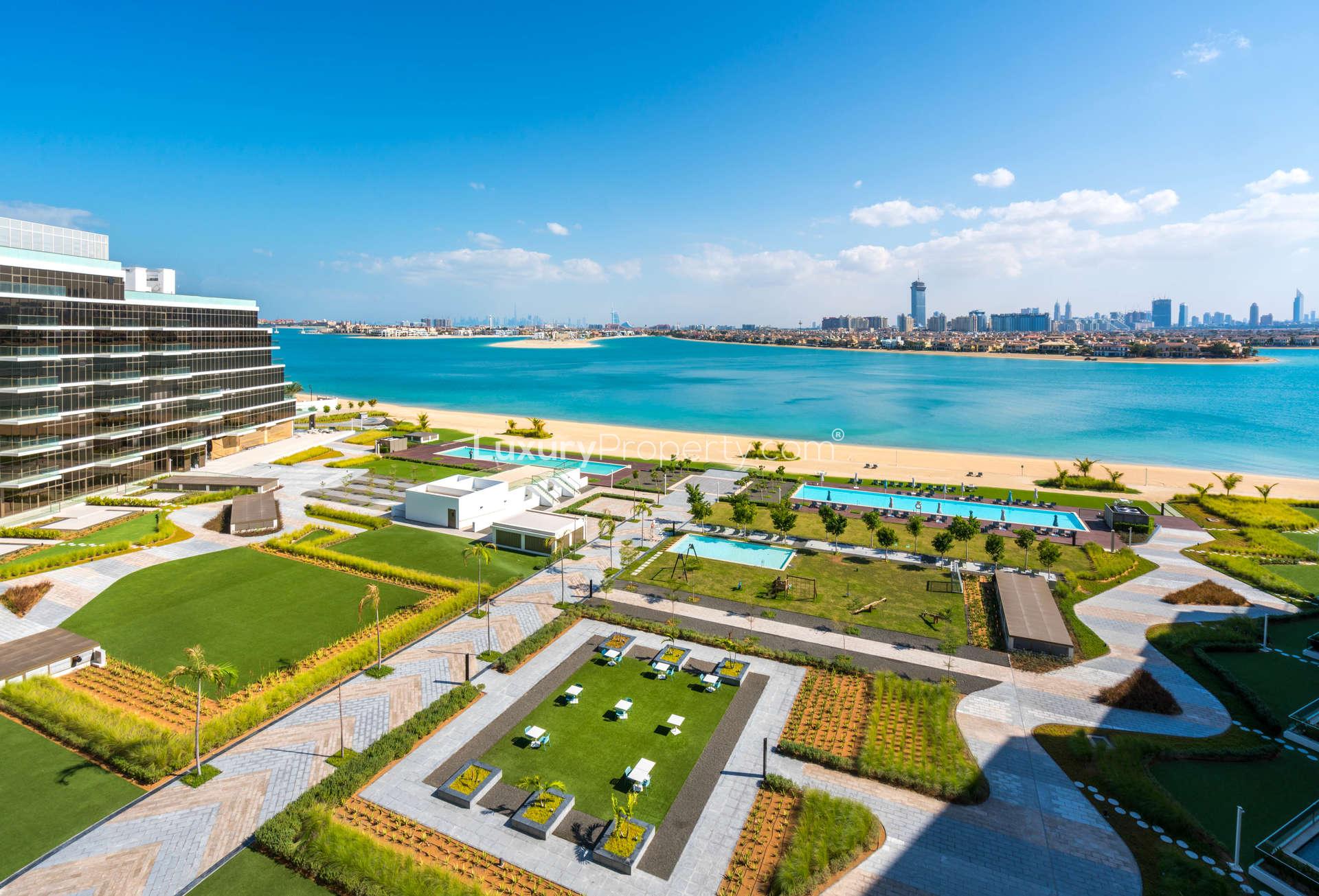 Penthouse at THE8 with stunning panoramic views of Palm Jumeirah and Dubai skyline