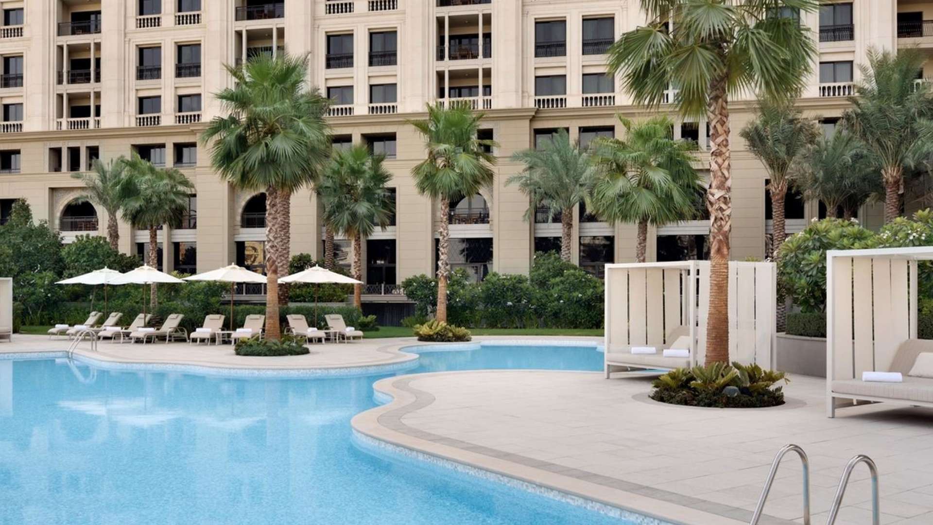 Luxurious bedroom in waterfront apartment at Palazzo Versace, Culture Village, for sale