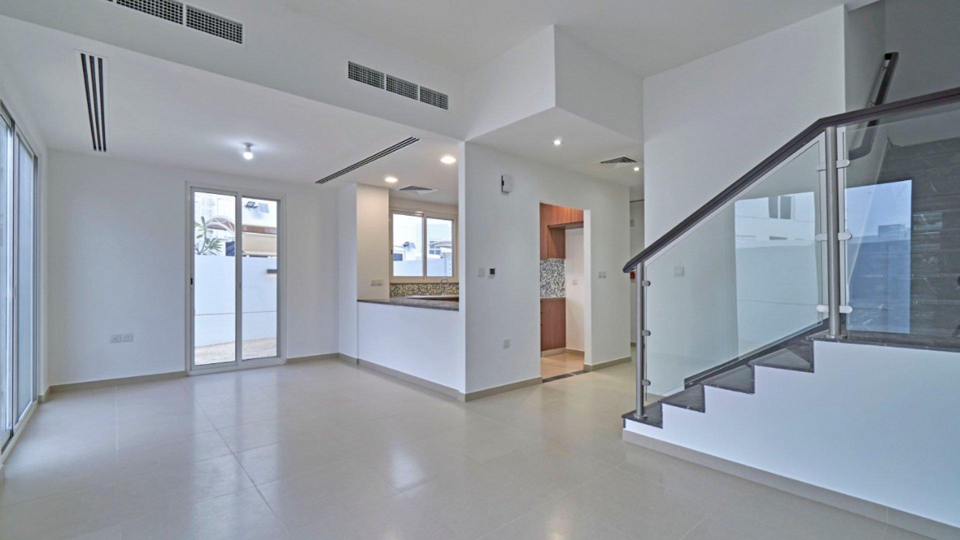 Exterior view of spacious 4-bedroom villa in Arabella, Mudon with private yard