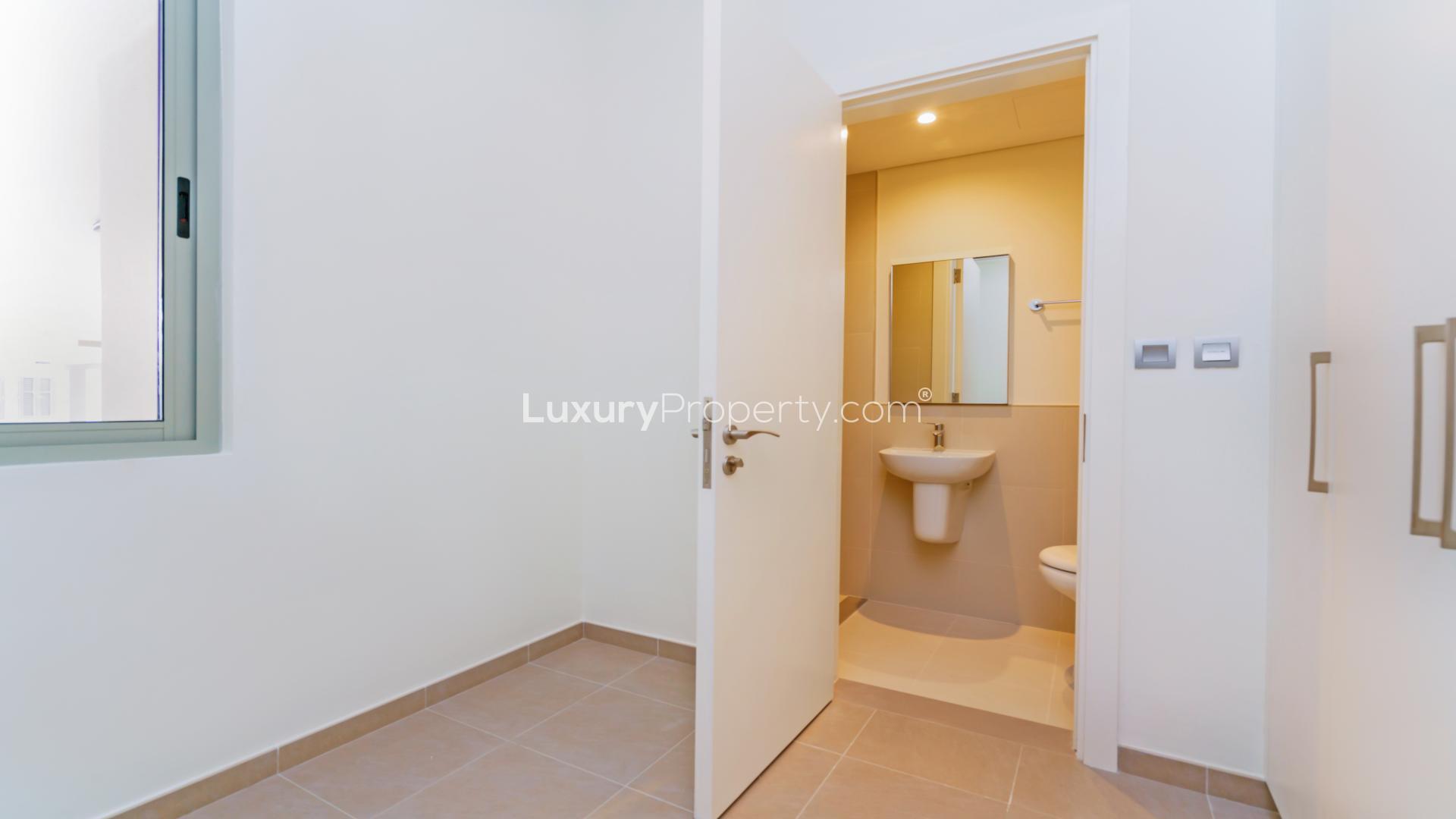 Bright room with large windows in Reem townhouse, Arabian Ranches 2, available for rent