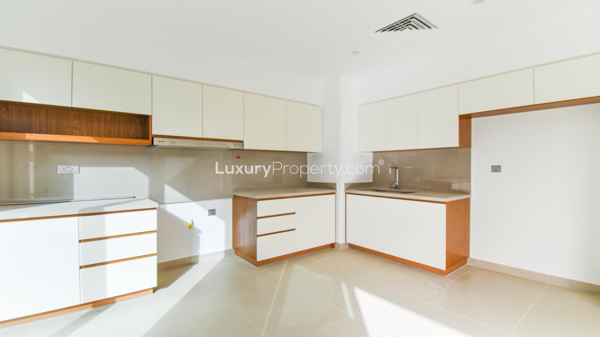 Modern bathroom in Camelia townhouse, Arabian Ranches 2, featuring sleek shower and fixtures