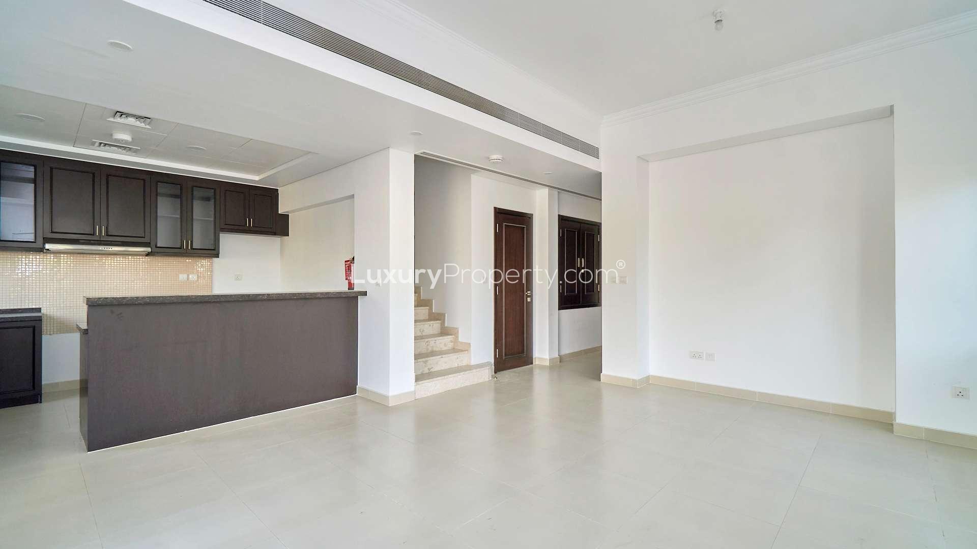 Semi-detached 4-bedroom villa exterior in Casa Viva, Serena, available for rent