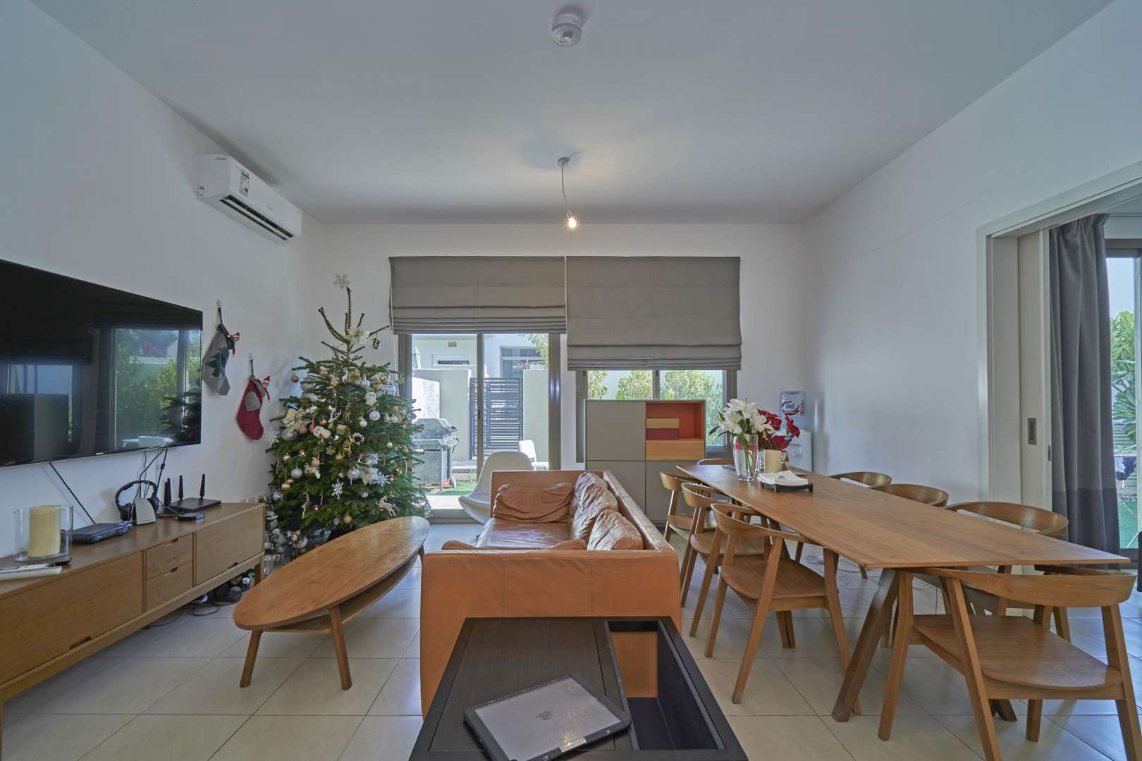 Modern bathroom in 4-bedroom townhouse for rent, Hayat Townhouses, Town Square