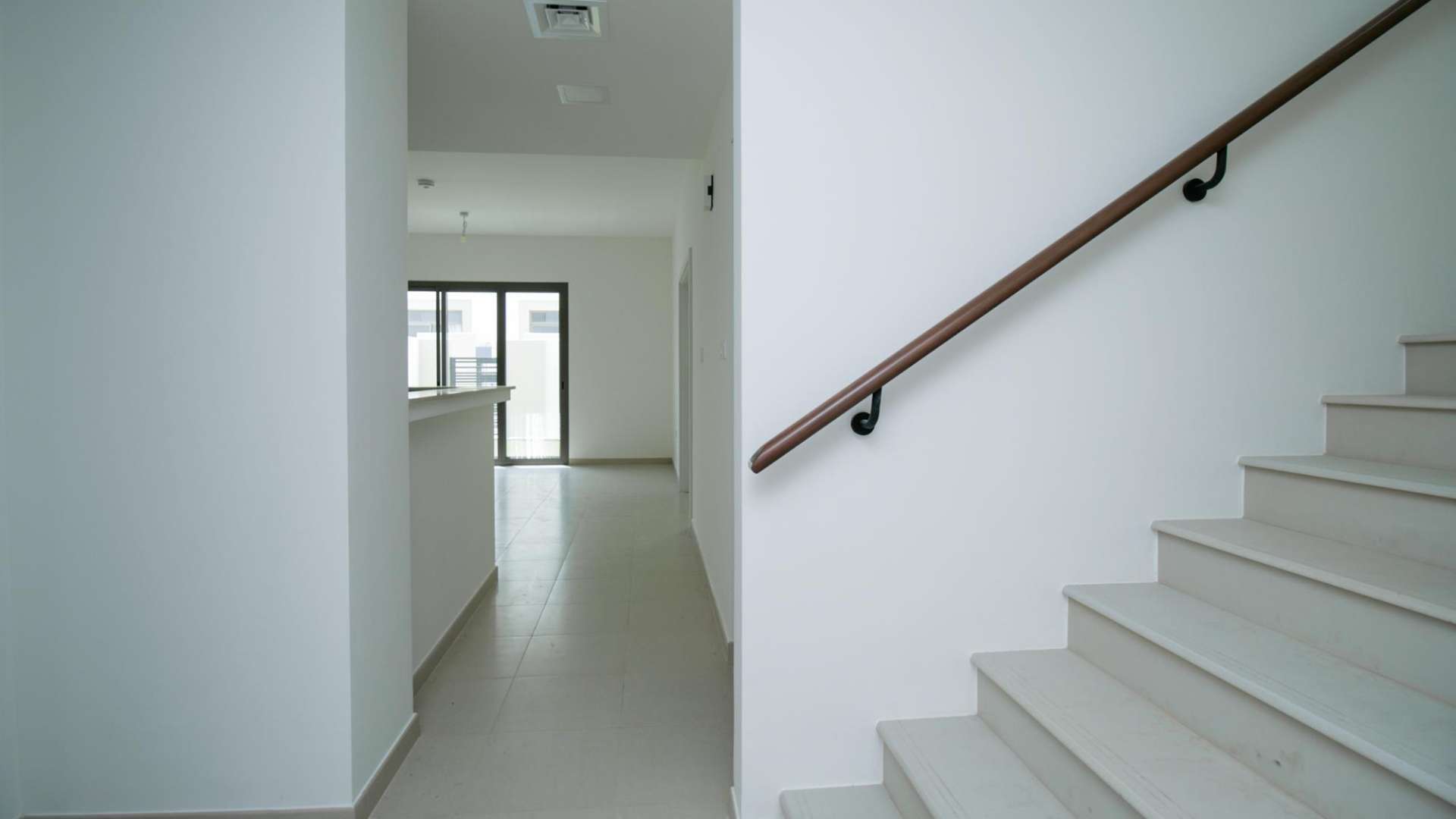 Modern kitchen in a 4-bedroom townhouse, Hayat Townhouses, Town Square, available for rent