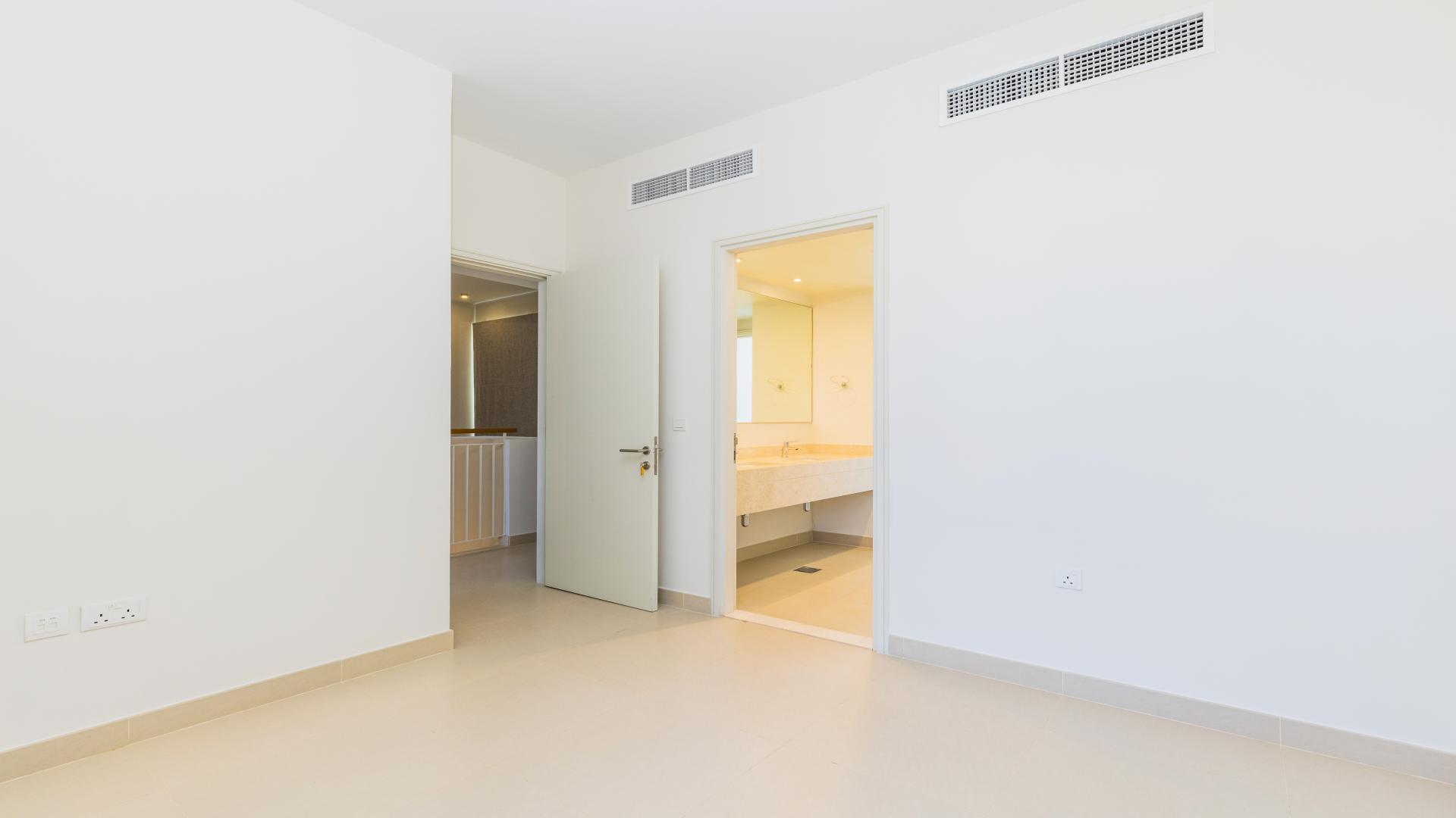 Open-plan living area in 4-bedroom townhouse, Maple 2, Dubai Hills Estate