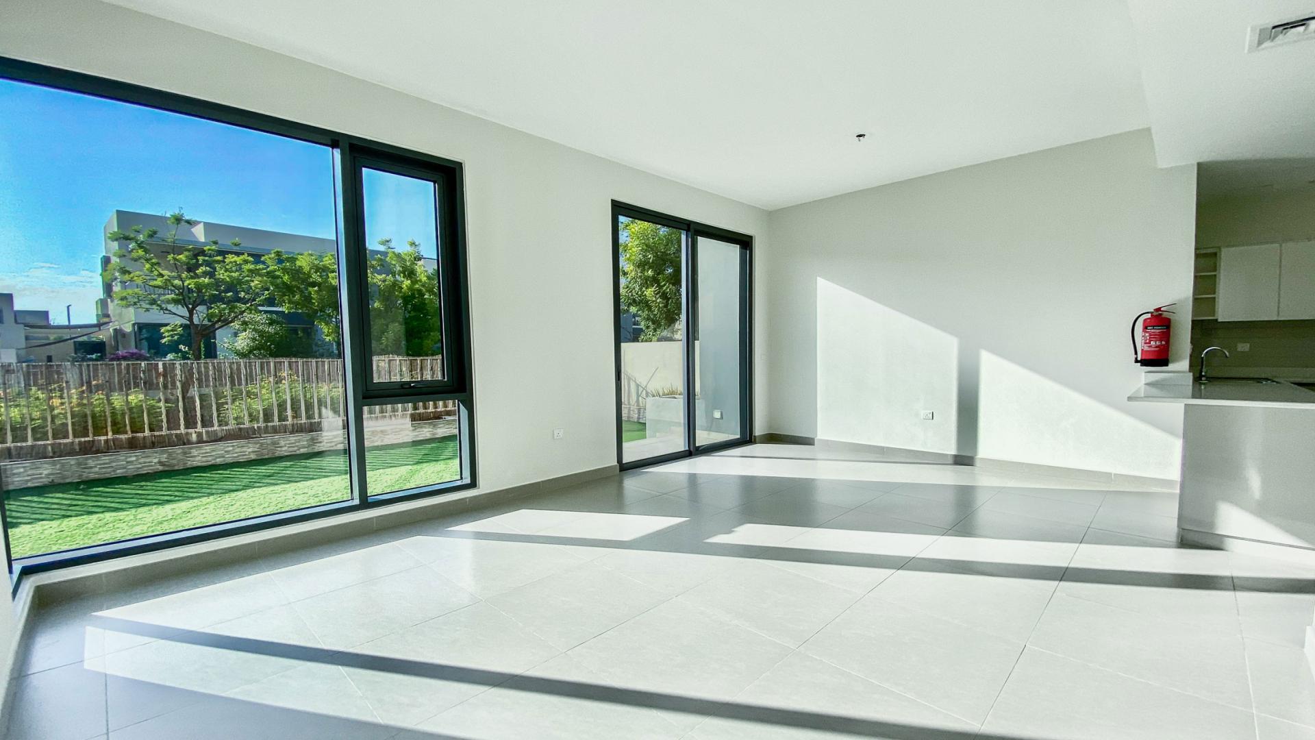 Exterior view of vacant 4-bedroom villa with greenbelt views in Maple 1, Dubai Hills Estate