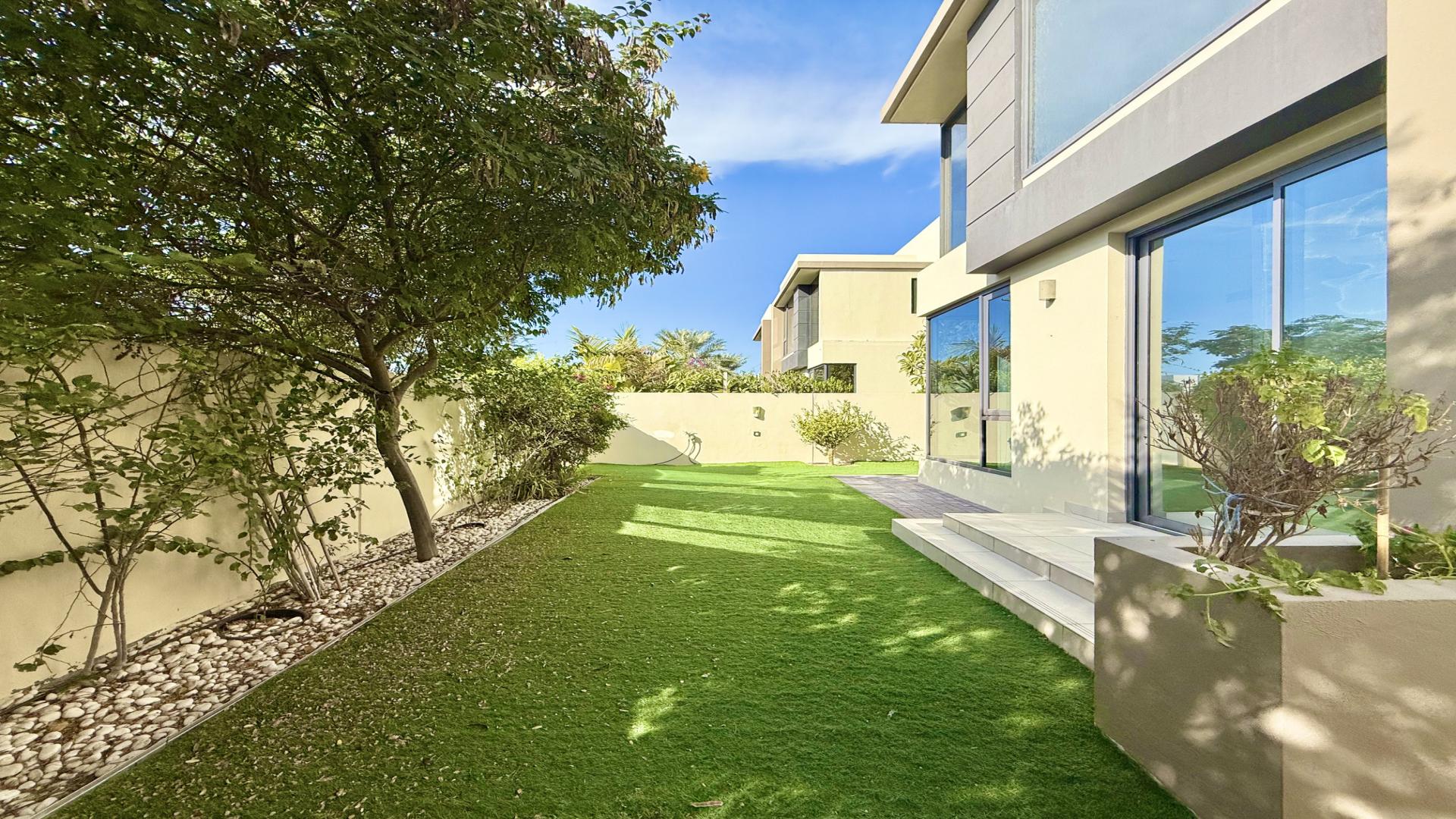 Upgraded 4-bedroom villa garden in Maple 2, Dubai Hills Estate, single row, for rent