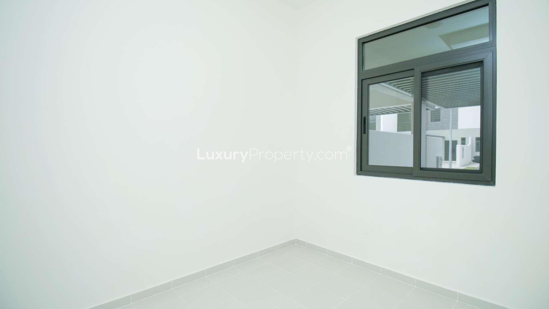 Spacious living room in 4-bedroom villa, Akoya Oxygen Primrose Townhouse for rent