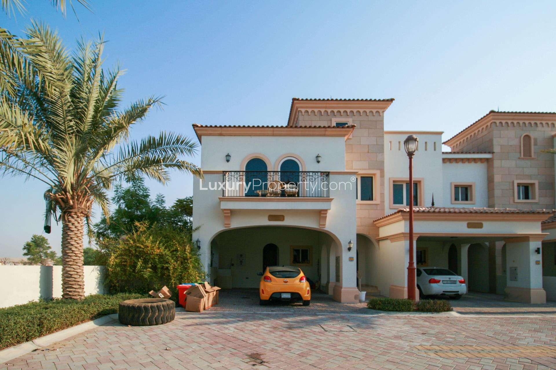 Luxurious bedroom with chandelier in 6-bed townhouse, Redwood Park, Jumeirah Golf Estates