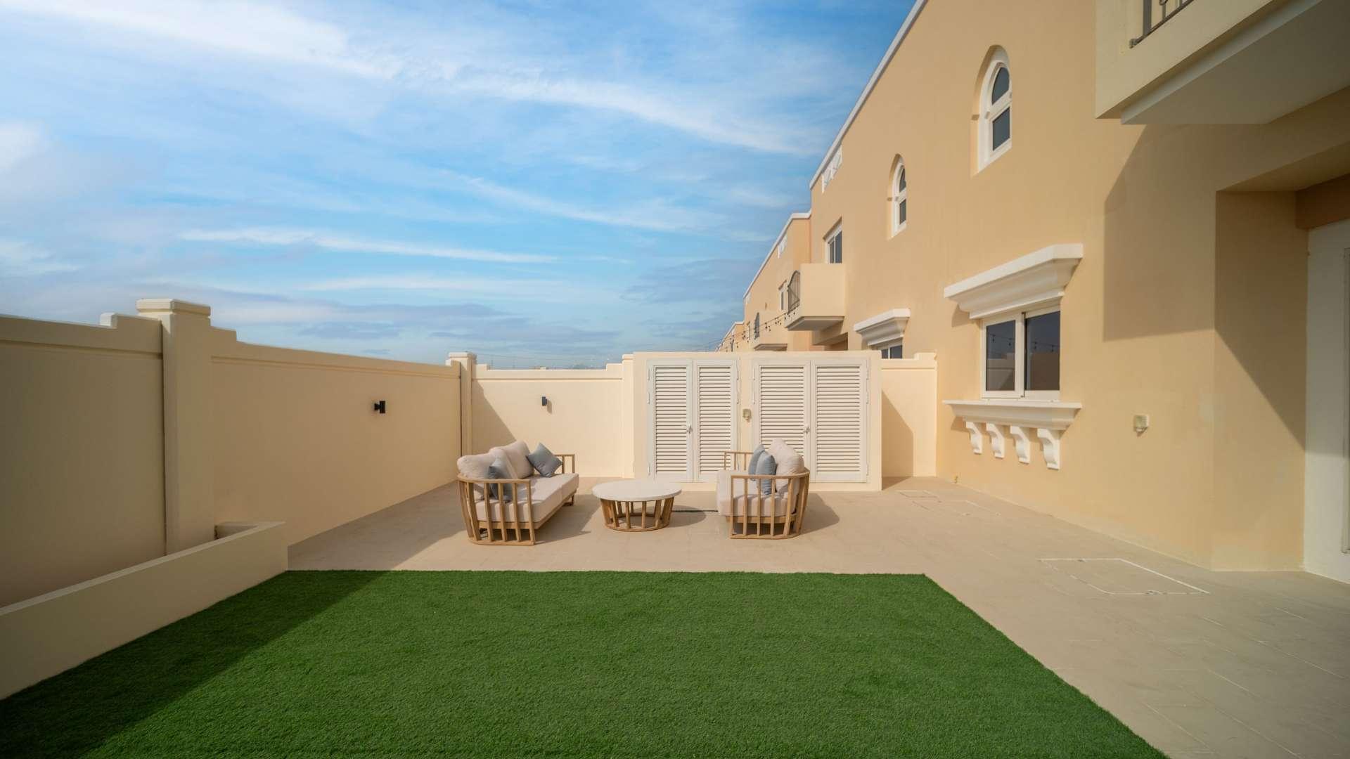 Community-facing townhouse with landscaped garden in Victory Heights, Dubai Sports City for rent