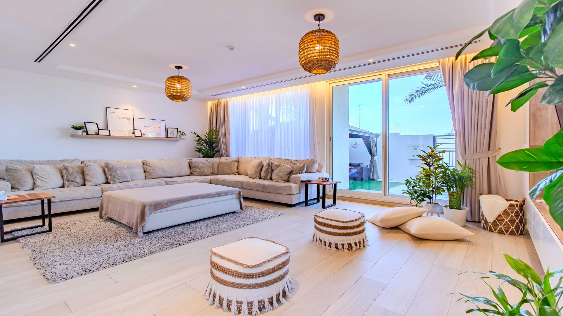 Luxurious living room in upgraded Jumeirah Park villa for sale, Royal Park community