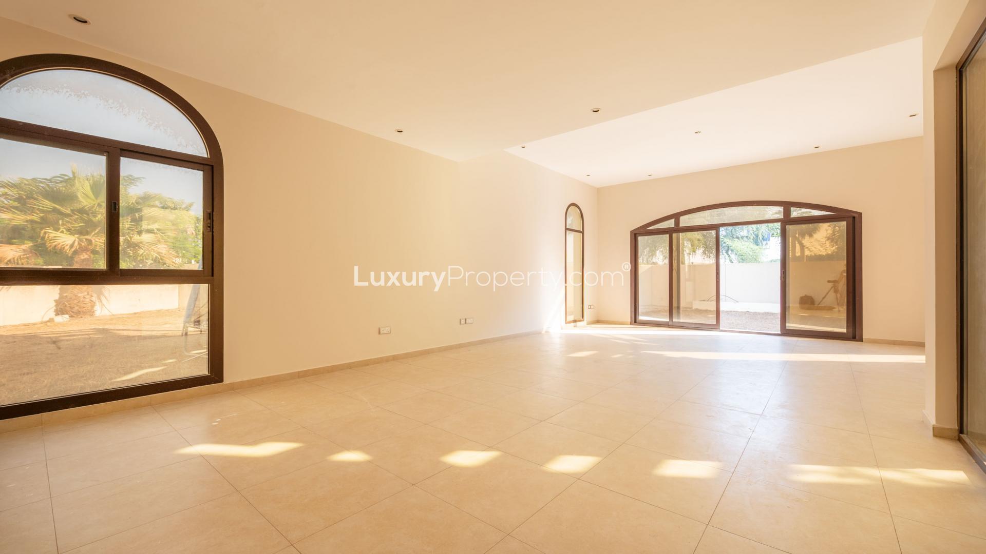 Outdoor pool area at Mudon Al Salam townhouse for sale, LP14626, Dubai real estate