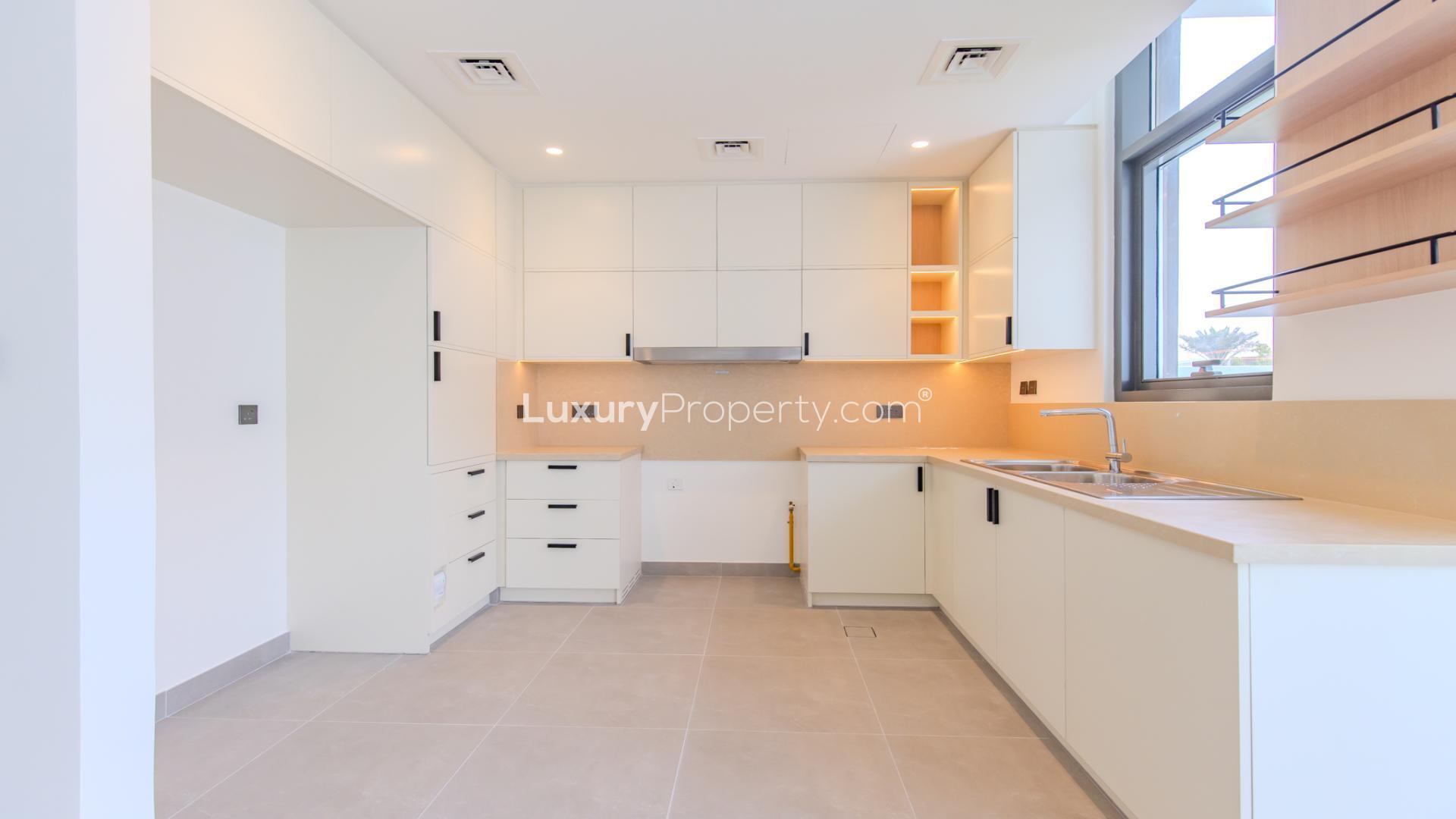 Modern kitchen in 4-bedroom townhouse for sale, Ruba, Arabian Ranches 3