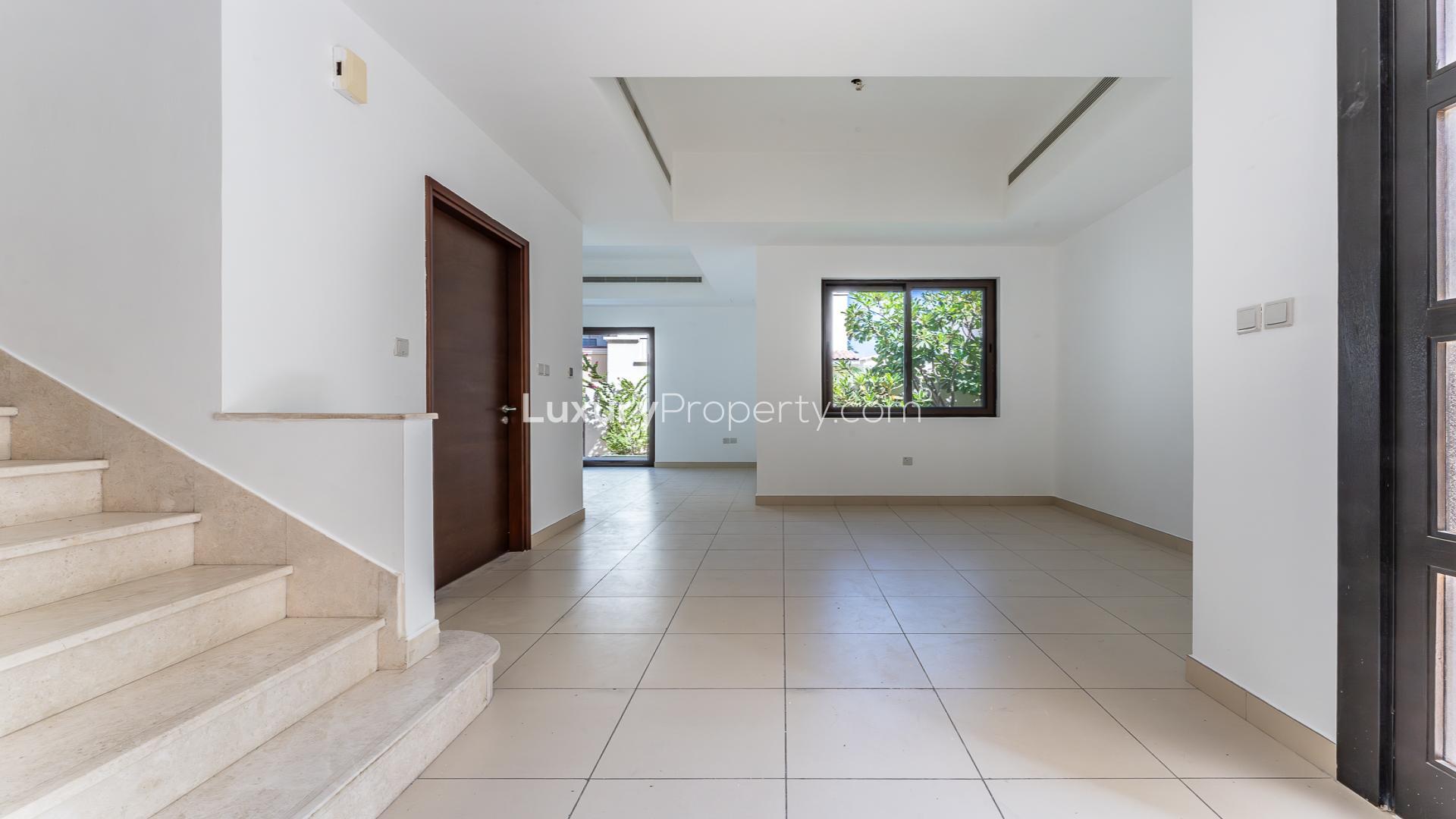 Modern bathroom in 4-bedroom townhouse for sale, Mira 4, Reem community, Dubai