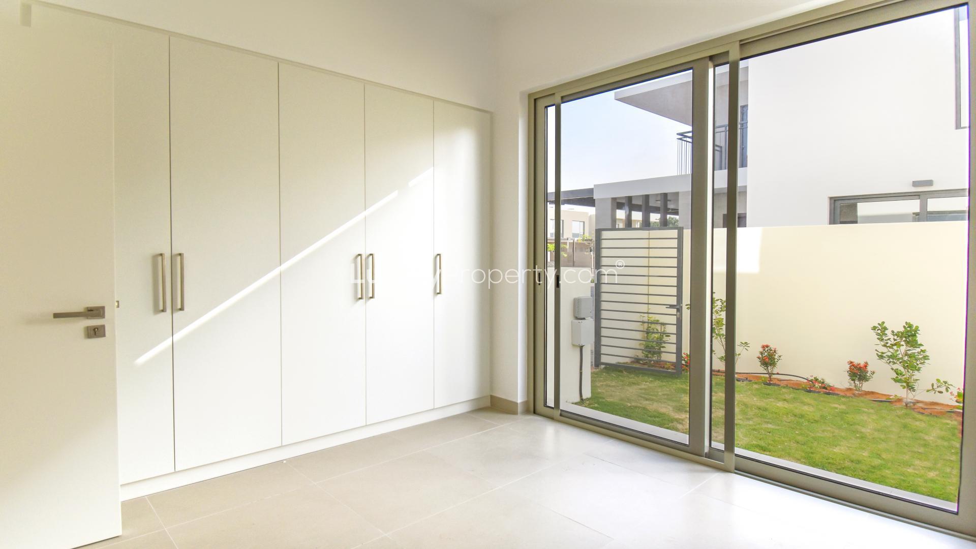 Stunning 4-bedroom townhouse with carport in Camelia, Arabian Ranches 2, for sale