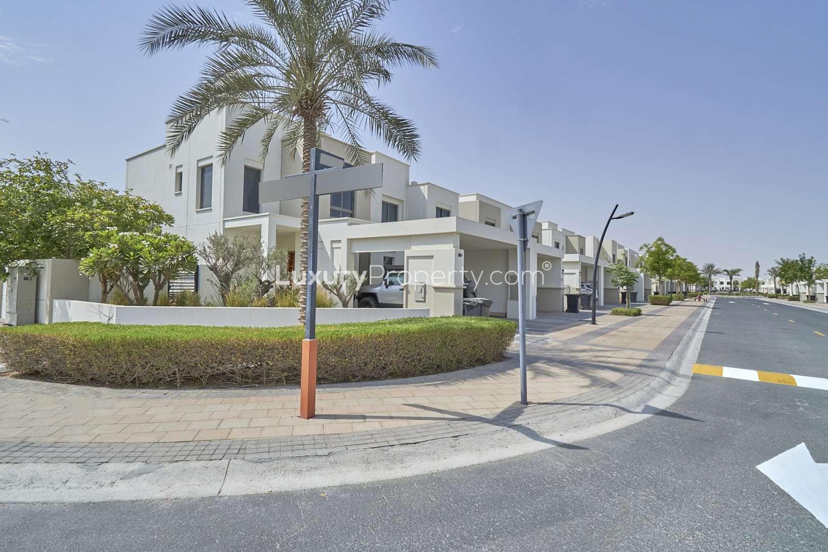 Spacious 4 Bedroom Villa for Sale in Hayat Townhouses Town Square