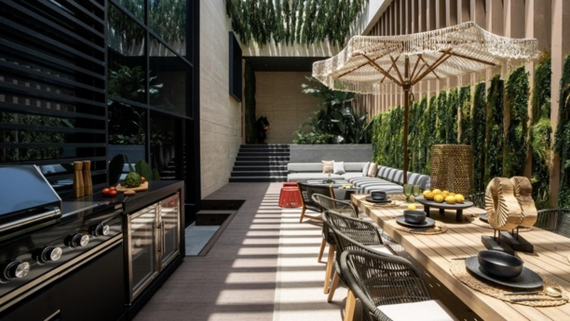 Outdoor terrace with pool at elegant Bluewaters Dubai townhouse, LP43870, for sale