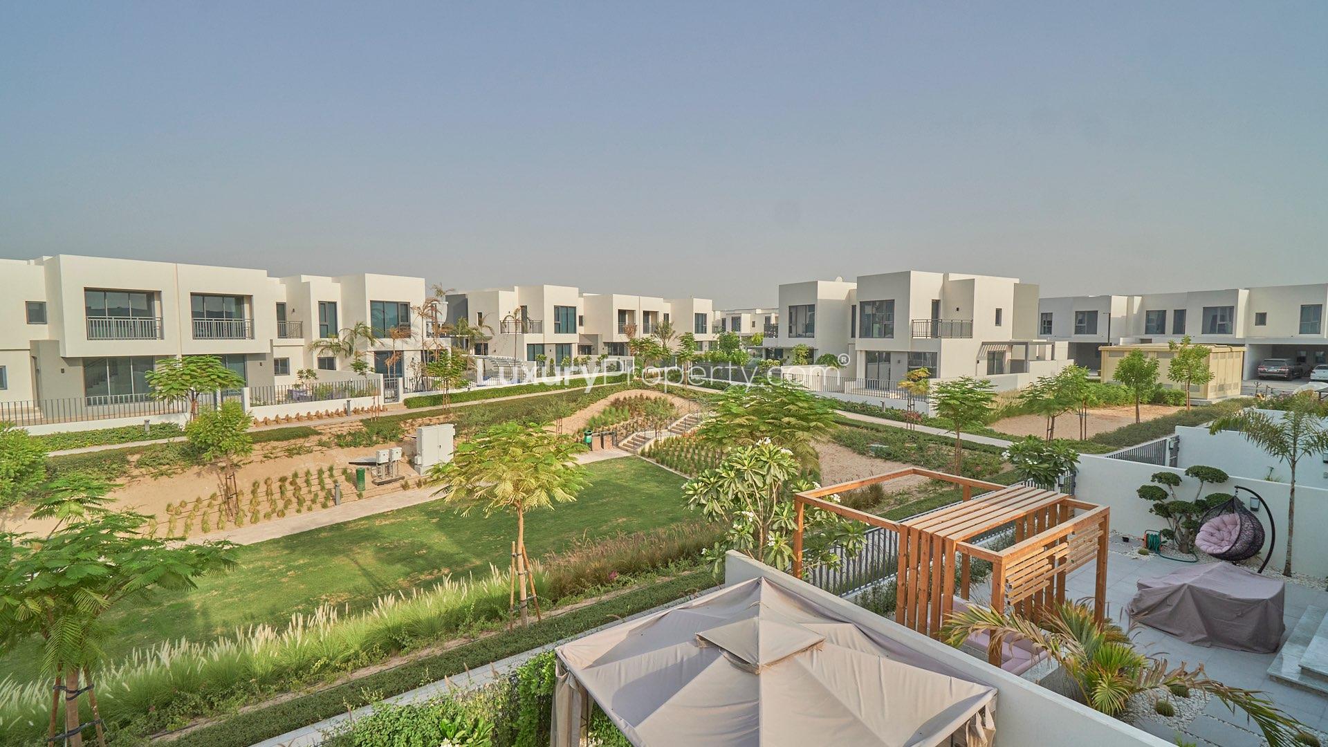 Balcony view of Dubai Hills Estate villas in Maple community, Type 2E, single row