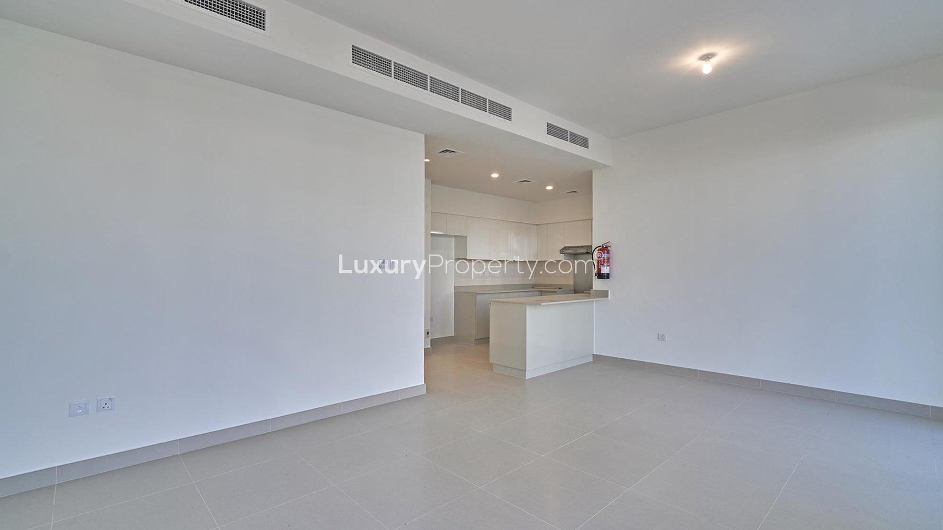 Modern kitchen in furnished 4-bedroom townhouse for rent, Maple 3 Dubai Hills Estate