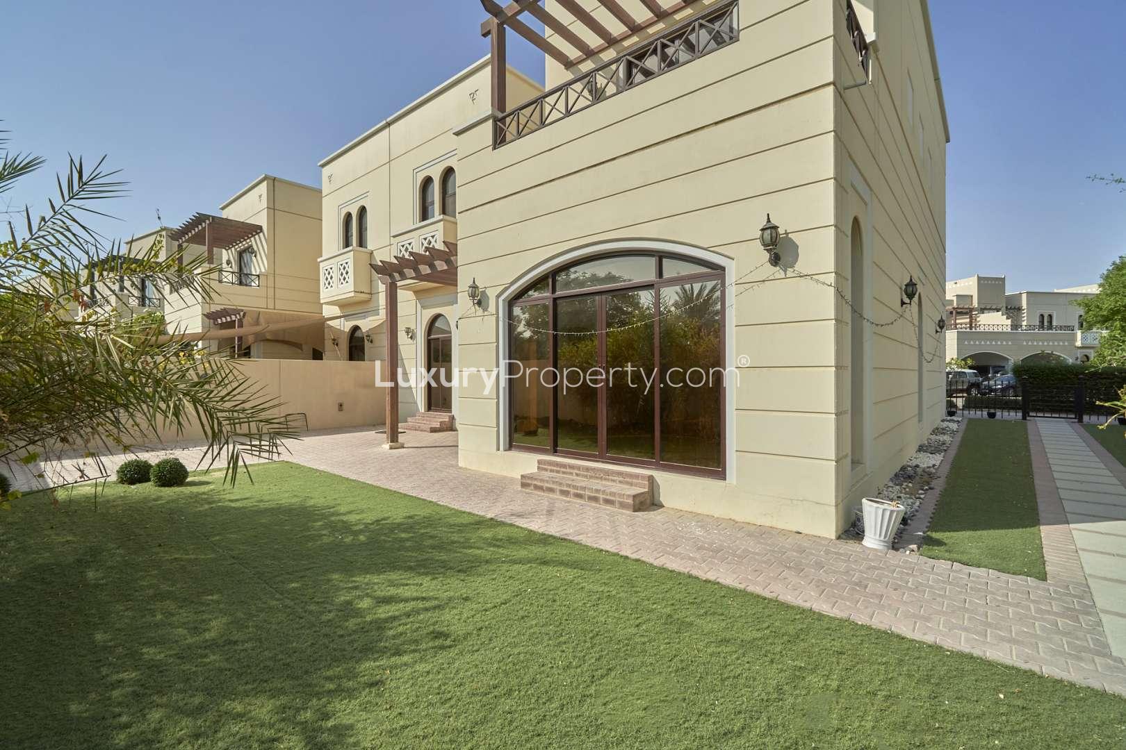 Bright living room in four-bedroom townhouse for sale, Naseem, Mudon