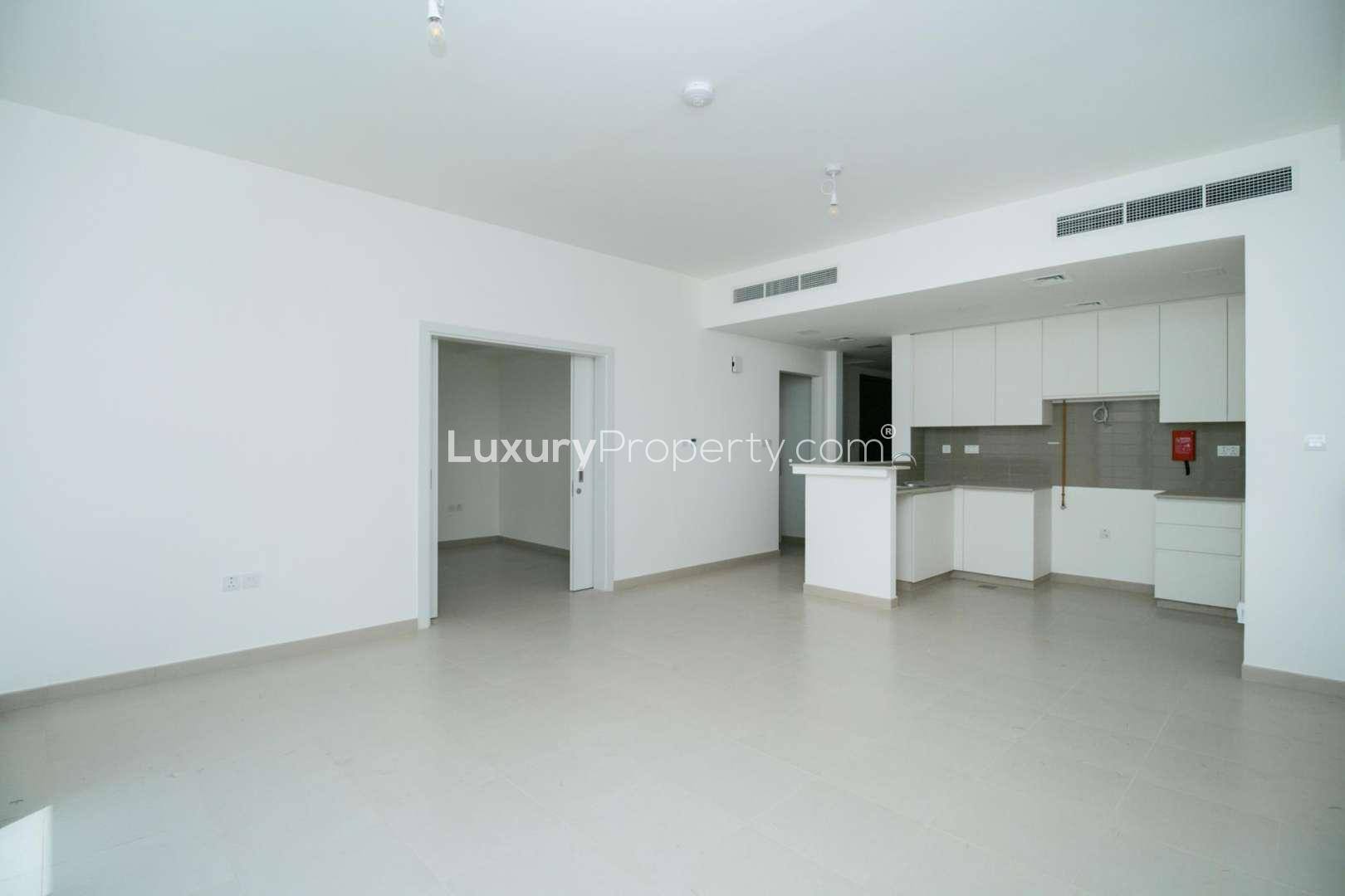 Modern kitchen in four-bedroom townhouse for sale, Naseem Town Square, Dubai