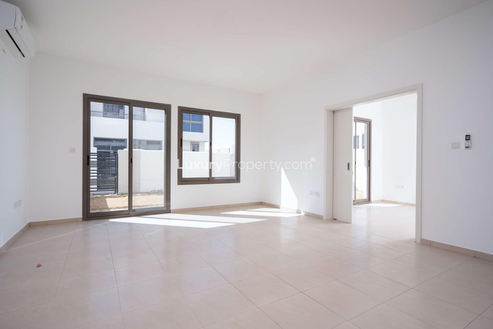 Brand new kitchen in 4-bedroom townhouse, Noor Townhouses, Town Square, for sale