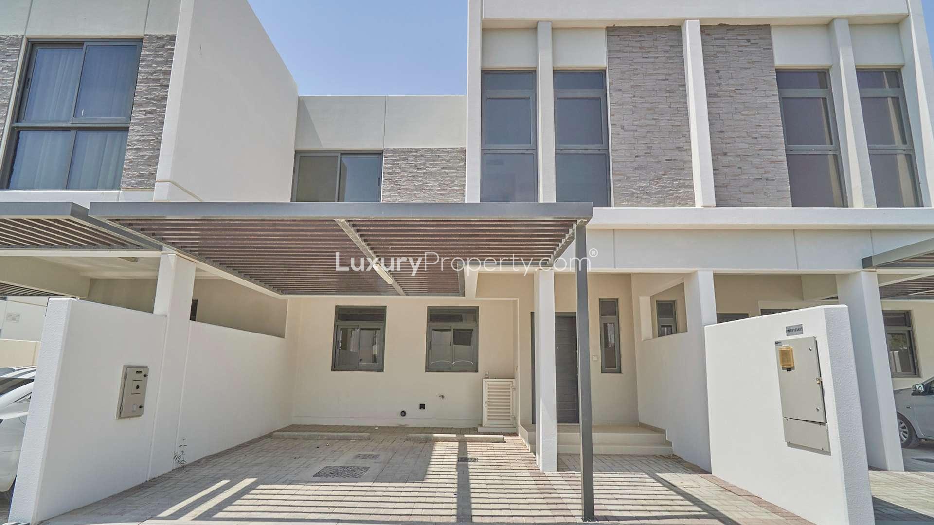 Contemporary 4-Bedroom Townhouse for Sale in Primrose, Akoya by DAMAC