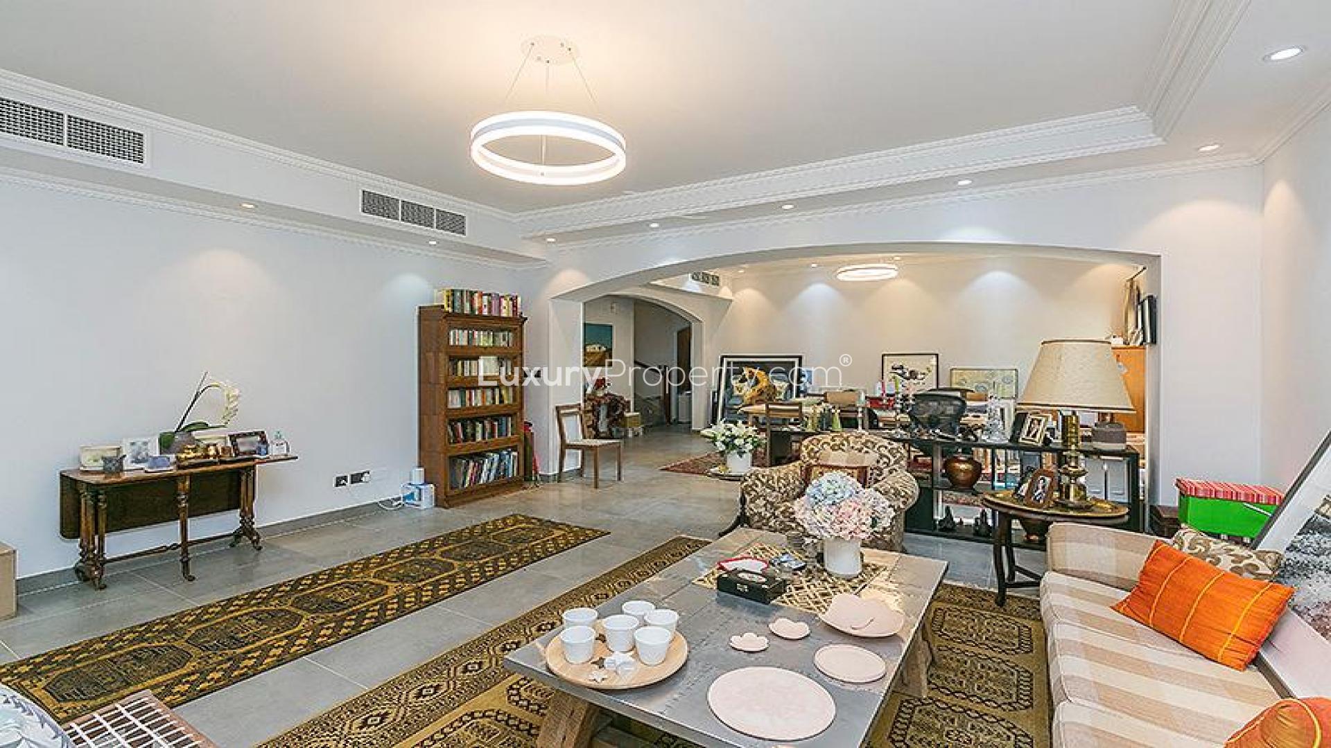 Beautifully upgraded villa with private pool and patio in Meadows 9 community for rent