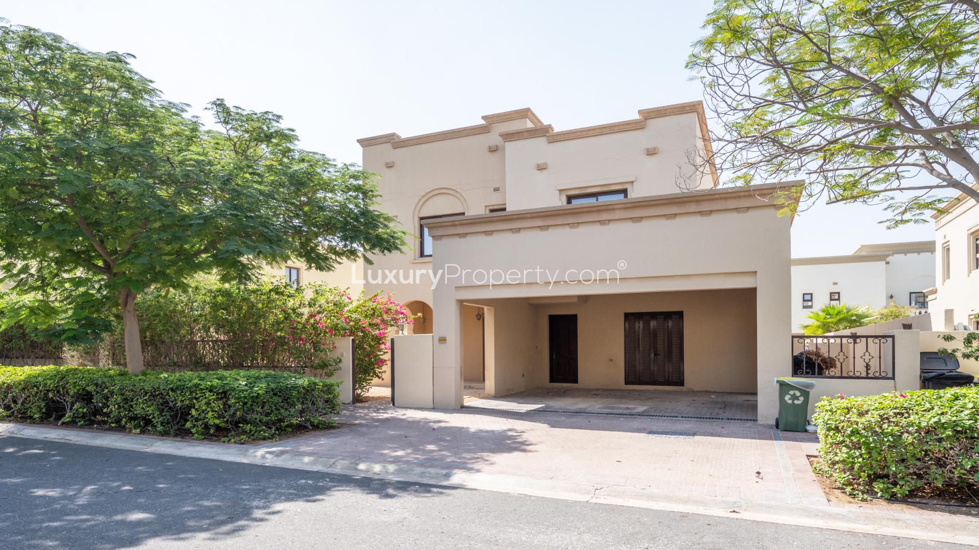 Modern kitchen in vacant 4-bedroom villa, Casa, Arabian Ranches 2, for rent