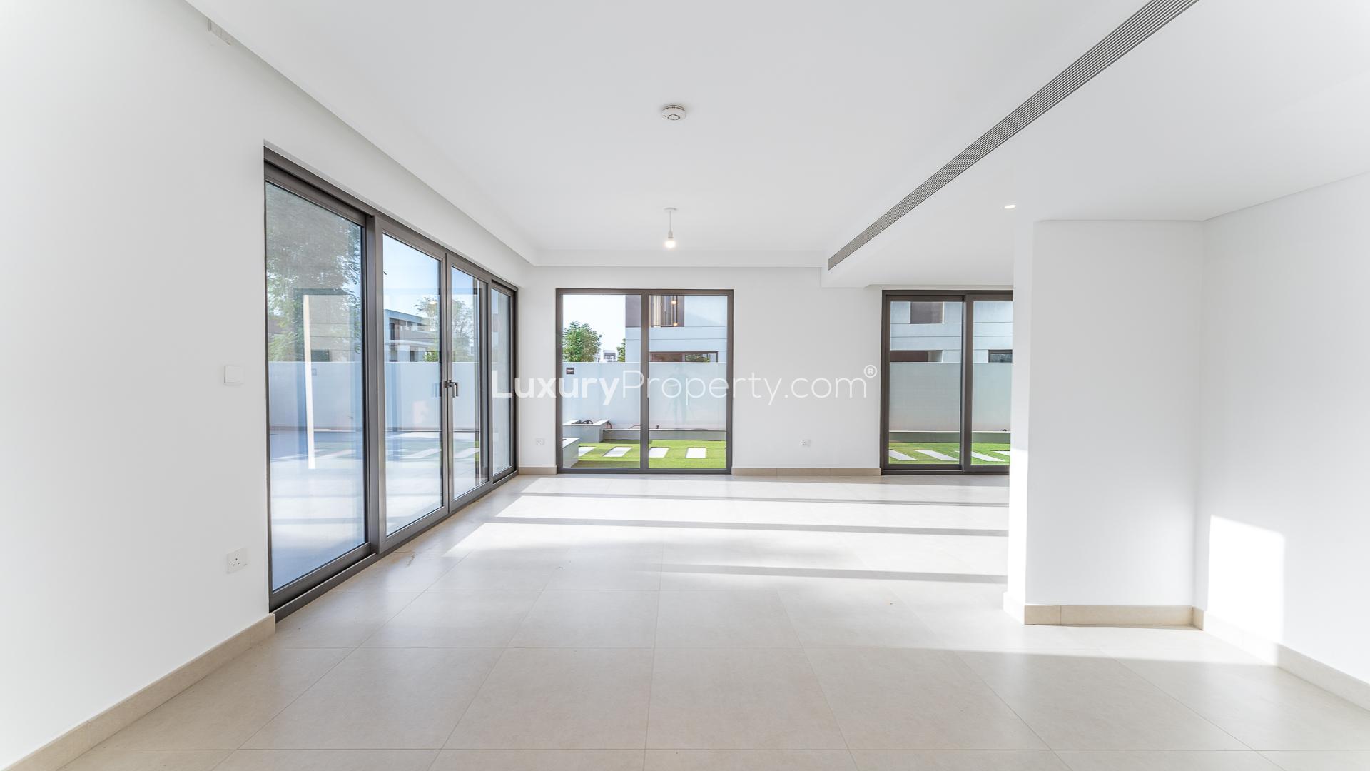 Bright, spacious living area in Aura, Tilal Al Ghaf villa for rent, LP45502