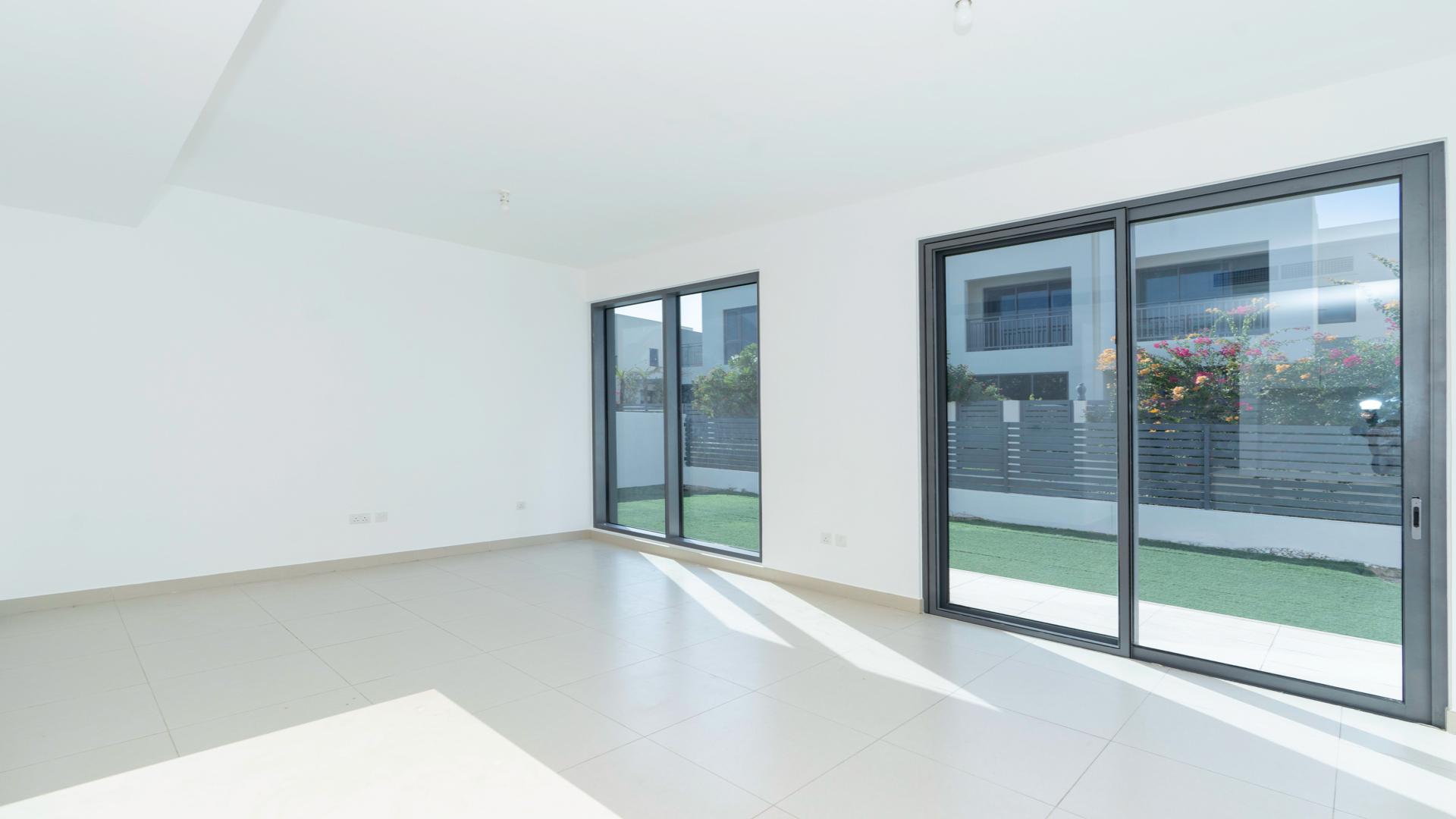 Modern 4-bedroom villa with spacious garden in Maple 3, Dubai Hills Estate for rent