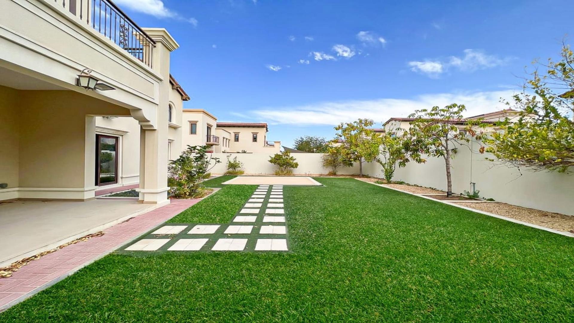 Spacious living room with garden view in Rasha townhouse, Arabian Ranches 2 for rent