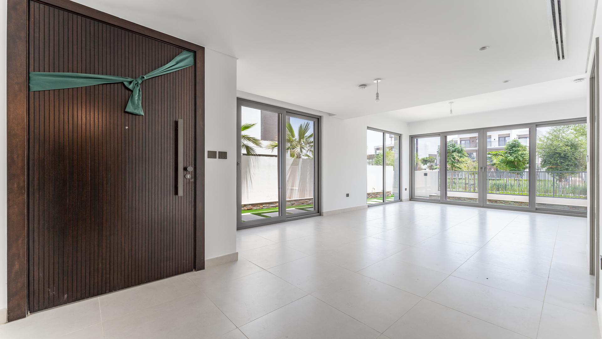 Stylish four-bedroom villa with garden in Aura, Tilal Al Ghaf for rent