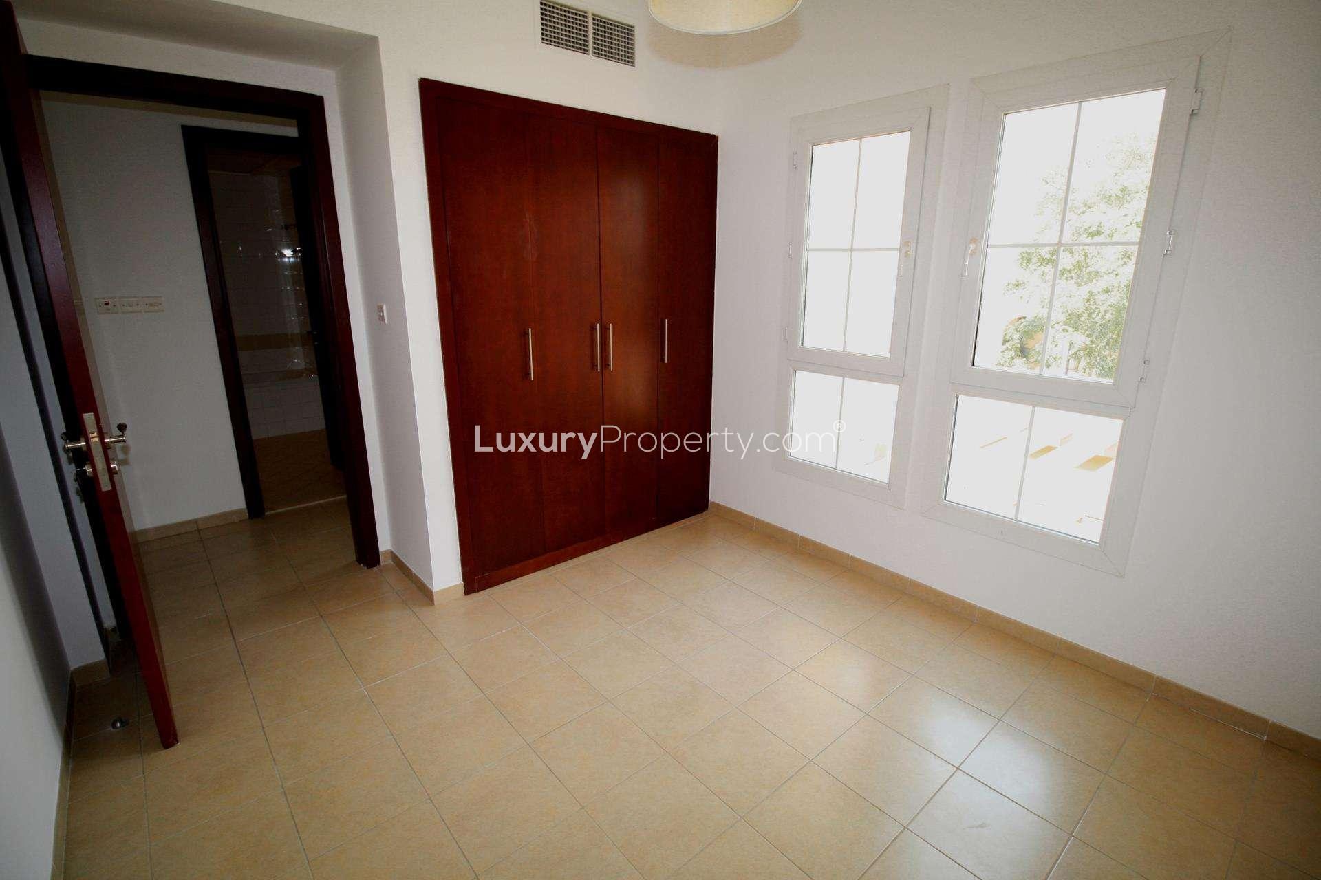 Spacious entrance of 4-bedroom lakefront townhouse in Al Reem 1, Arabian Ranches