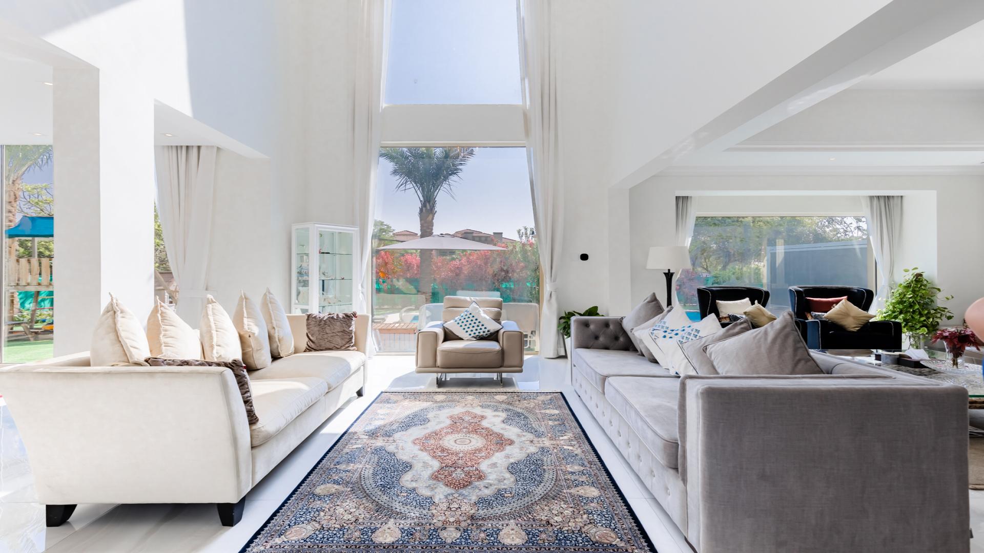 Modern villa with upgraded pool in Jumeirah Islands, Mediterranean Clusters, for rent