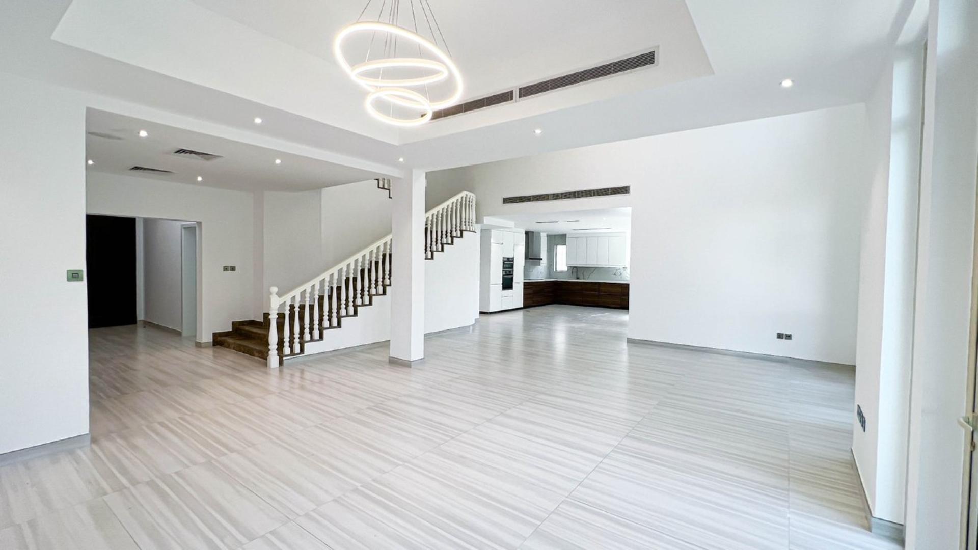 Upgraded Jumeirah Islands villa with private pool, Mediterranean Clusters, 4 bedrooms, for rent