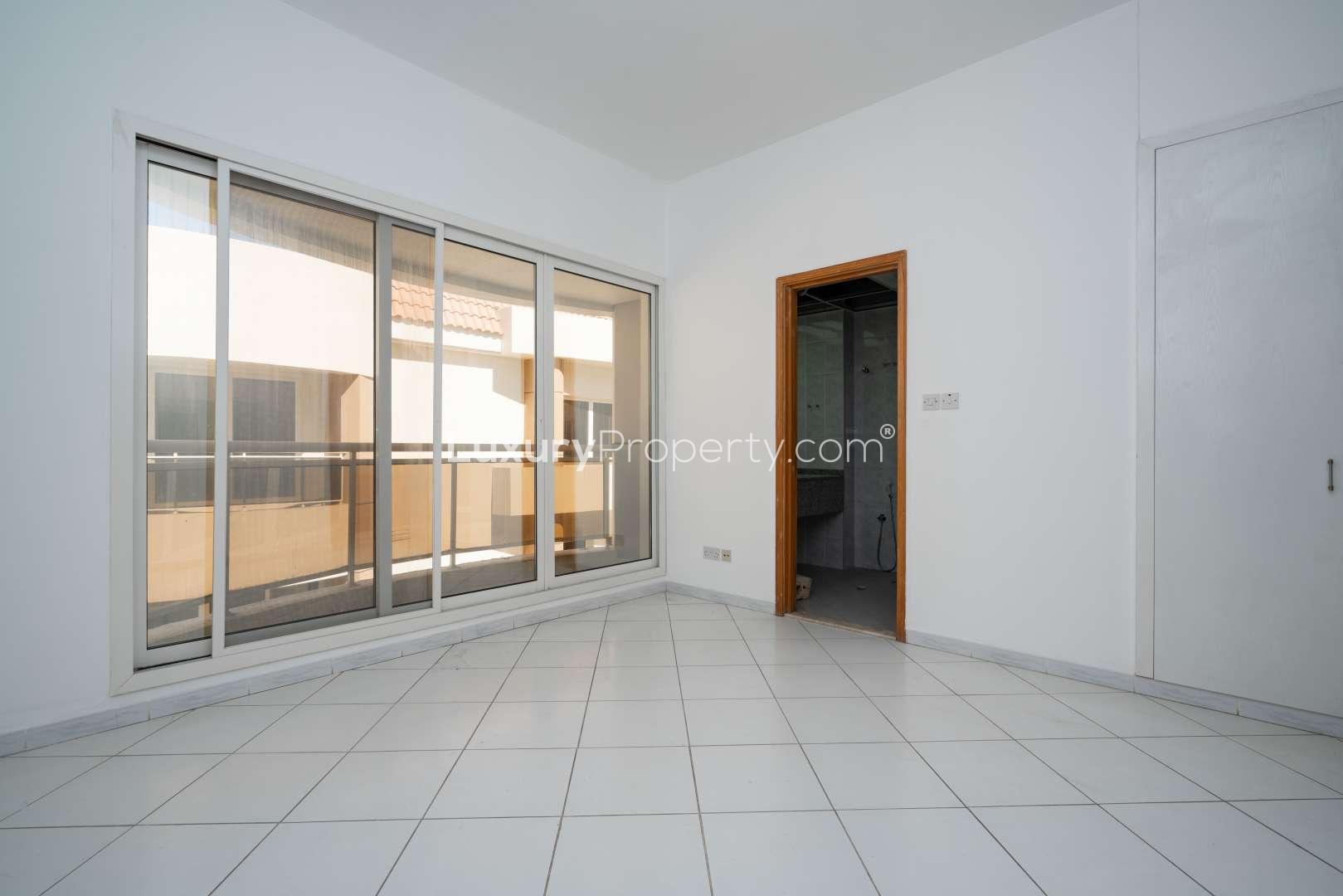 Elegant staircase in 4-bed villa, Al Wasl, Jumeirah, available for rent