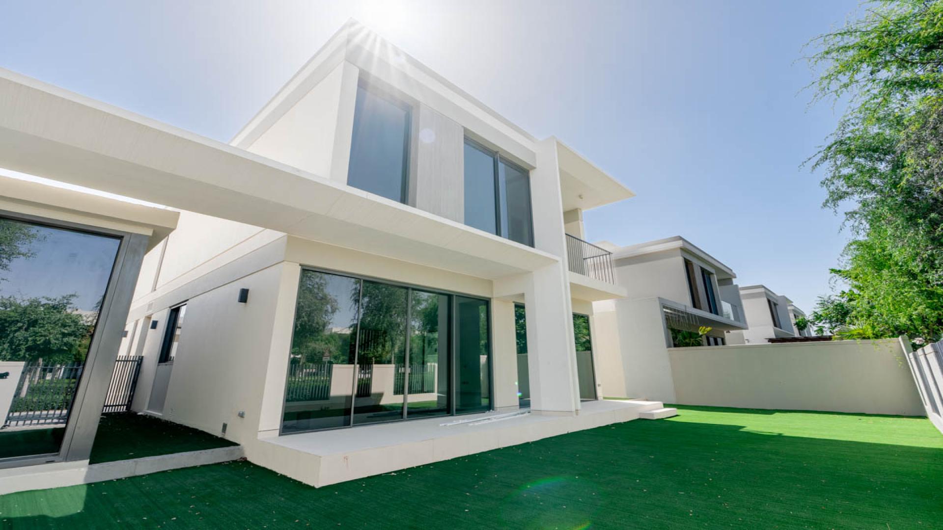 Modern 4-bedroom villa with private garden in Harmony 2, Tilal Al Ghaf, for rent