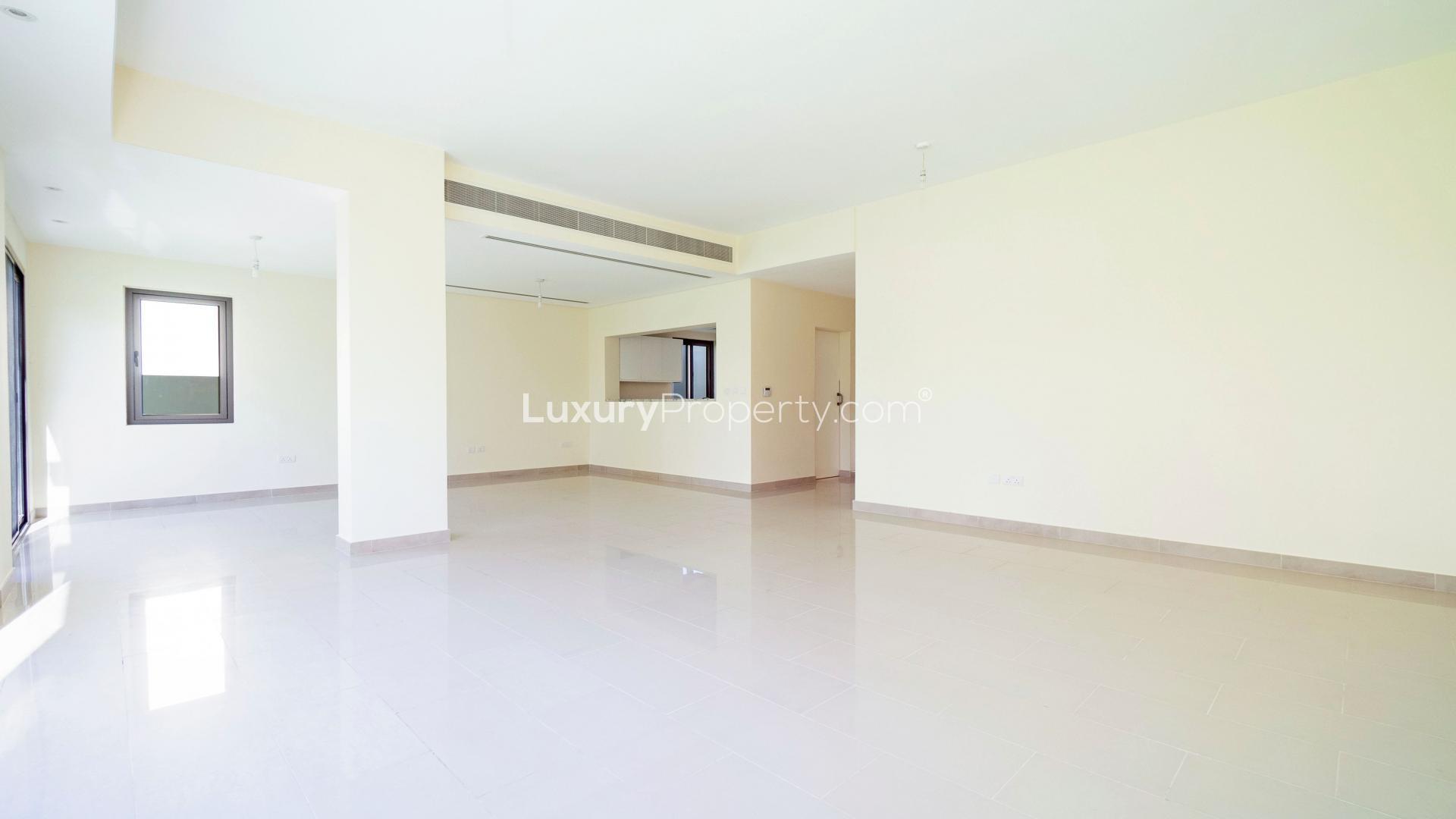 Modern kitchen in 4-bedroom villa for rent, Azalea, Arabian Ranches 2, LP39723