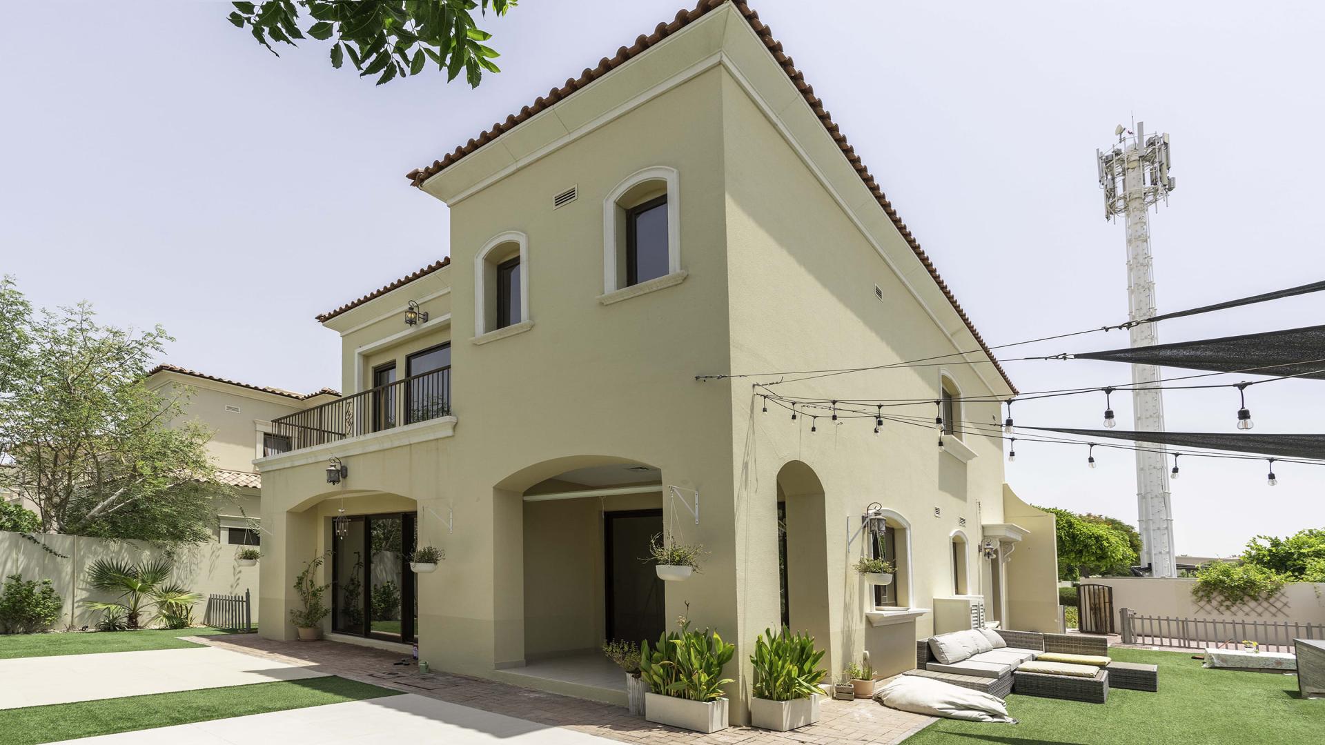 Stylish 4-bedroom villa exterior with patio in Samara