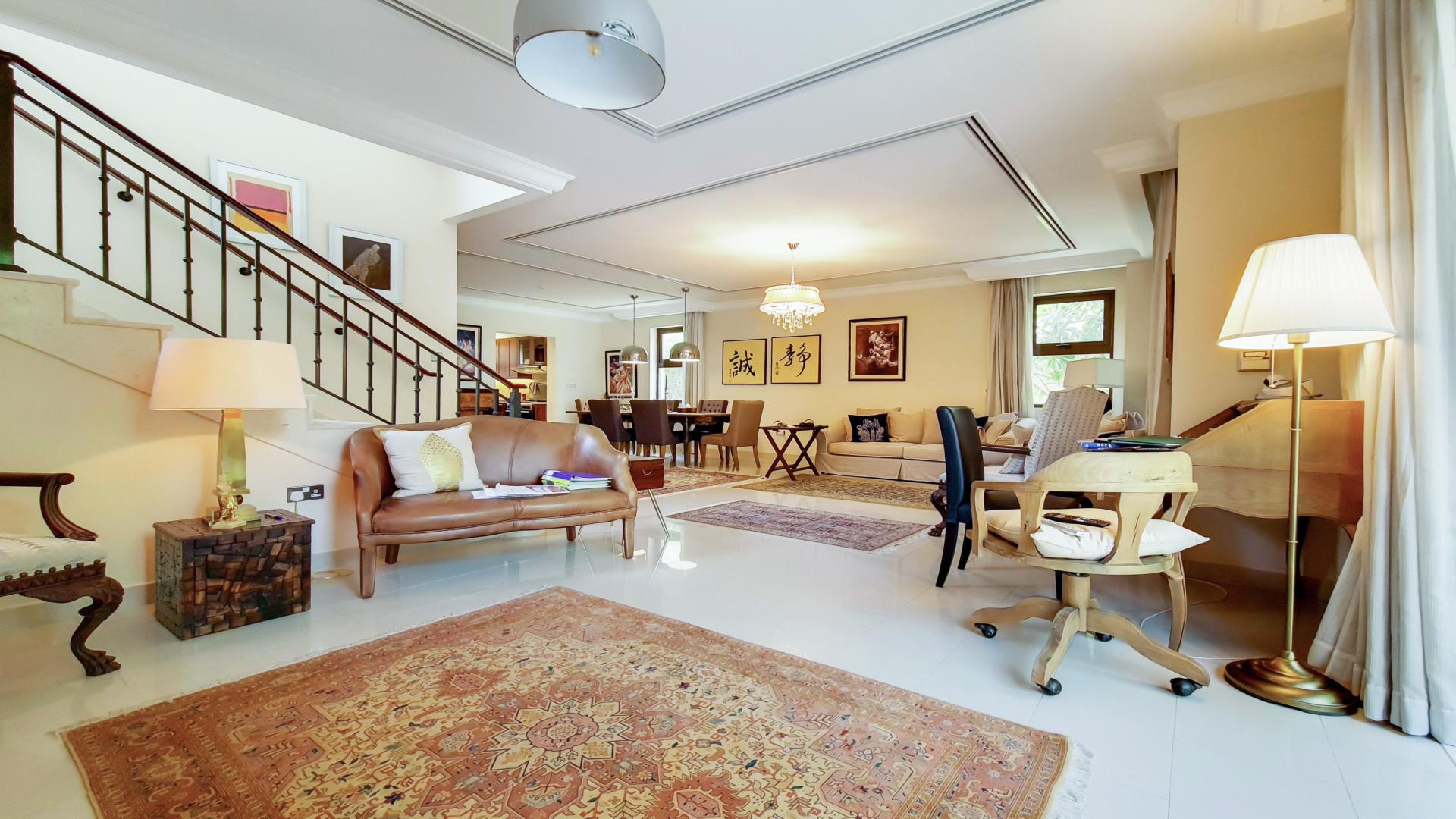 Beautiful family villa garden in Casa, Arabian Ranches 2, available for rent