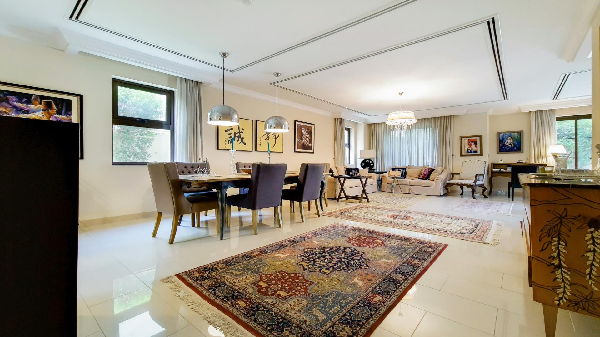 Spacious living room in Arabian Ranches 2 family villa for rent, Casa sub-community